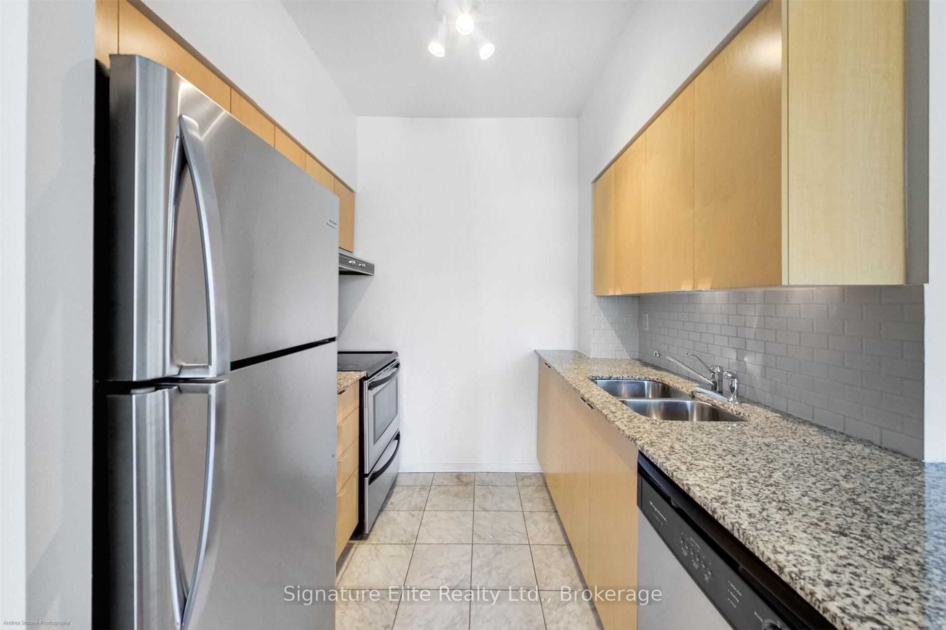 228 Queens Quay W 2301, Toronto, ON M5J 2X1 photo 5