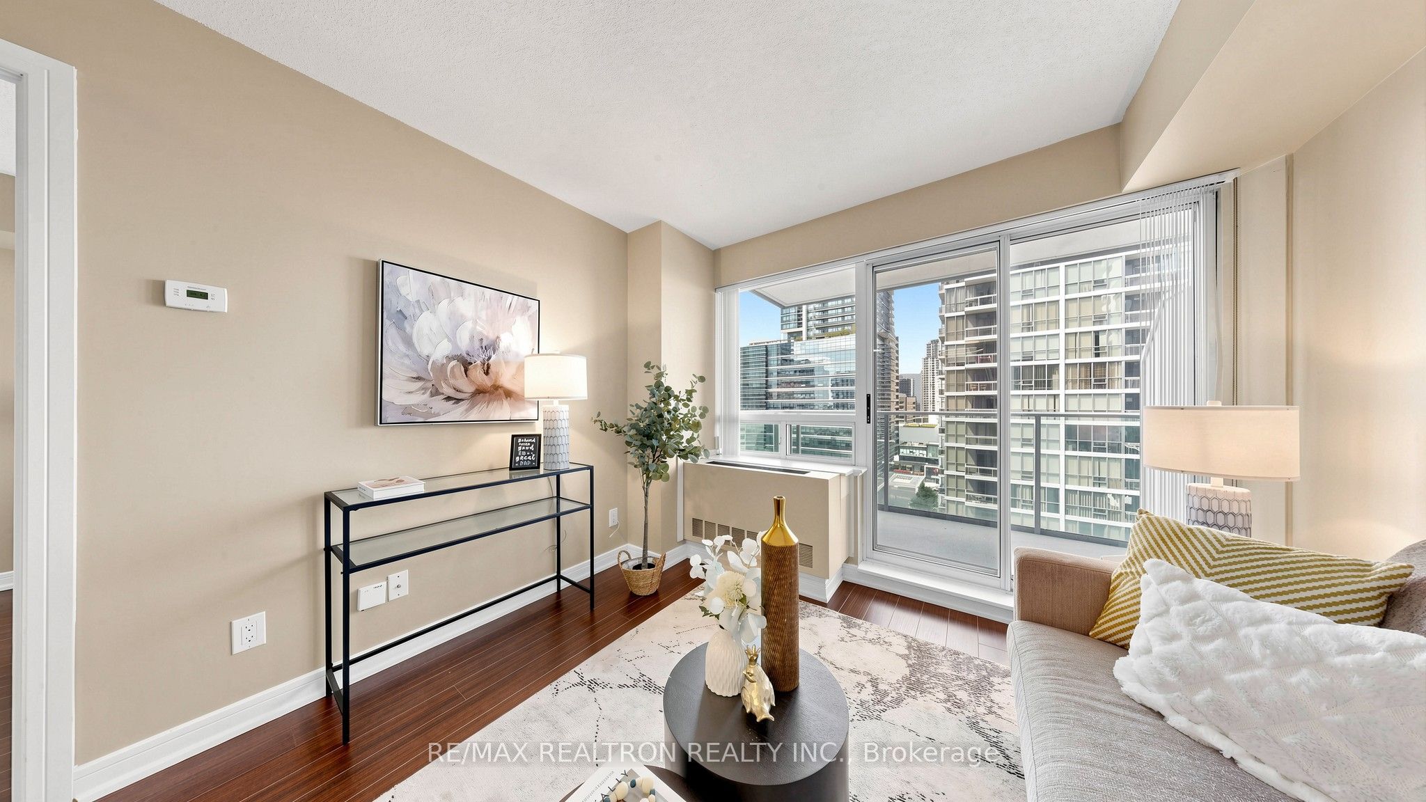31 Bales Avenue 1708, Toronto, ON M2N 7L6 photo 2