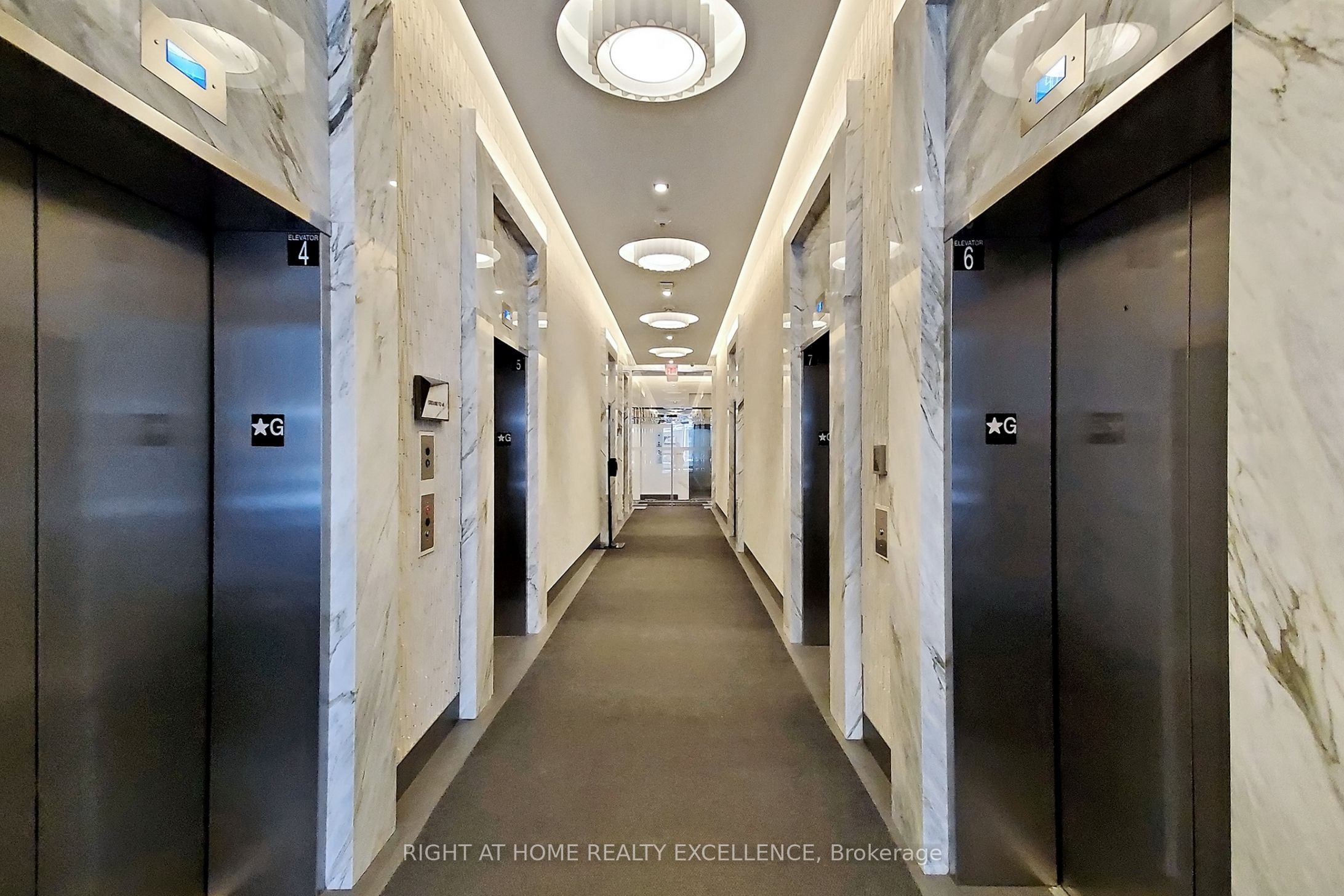 10 York Street 2203, Toronto, ON M5J 0E1 photo 4