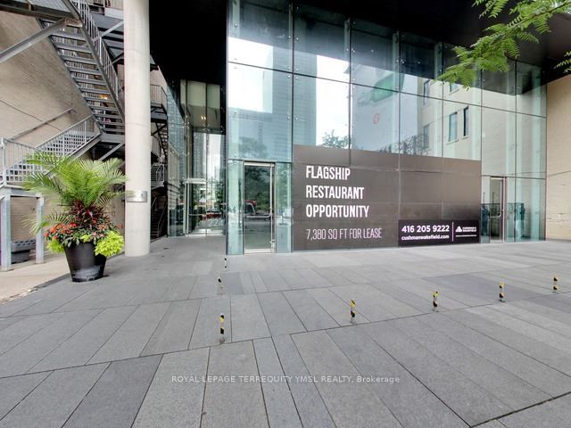 224 King Street W 1001, Toronto, ON M5H 0A6 photo 2