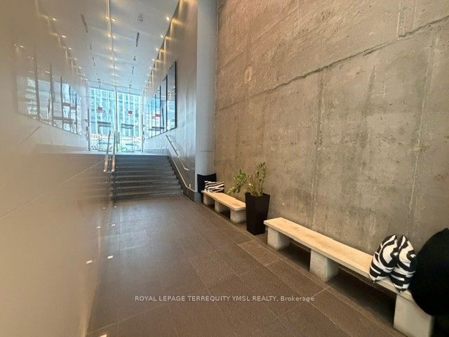 224 King Street W 1001, Toronto, ON M5H 0A6 photo 4