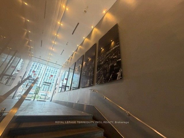 224 King Street W 1001, Toronto, ON M5H 0A6 photo 5