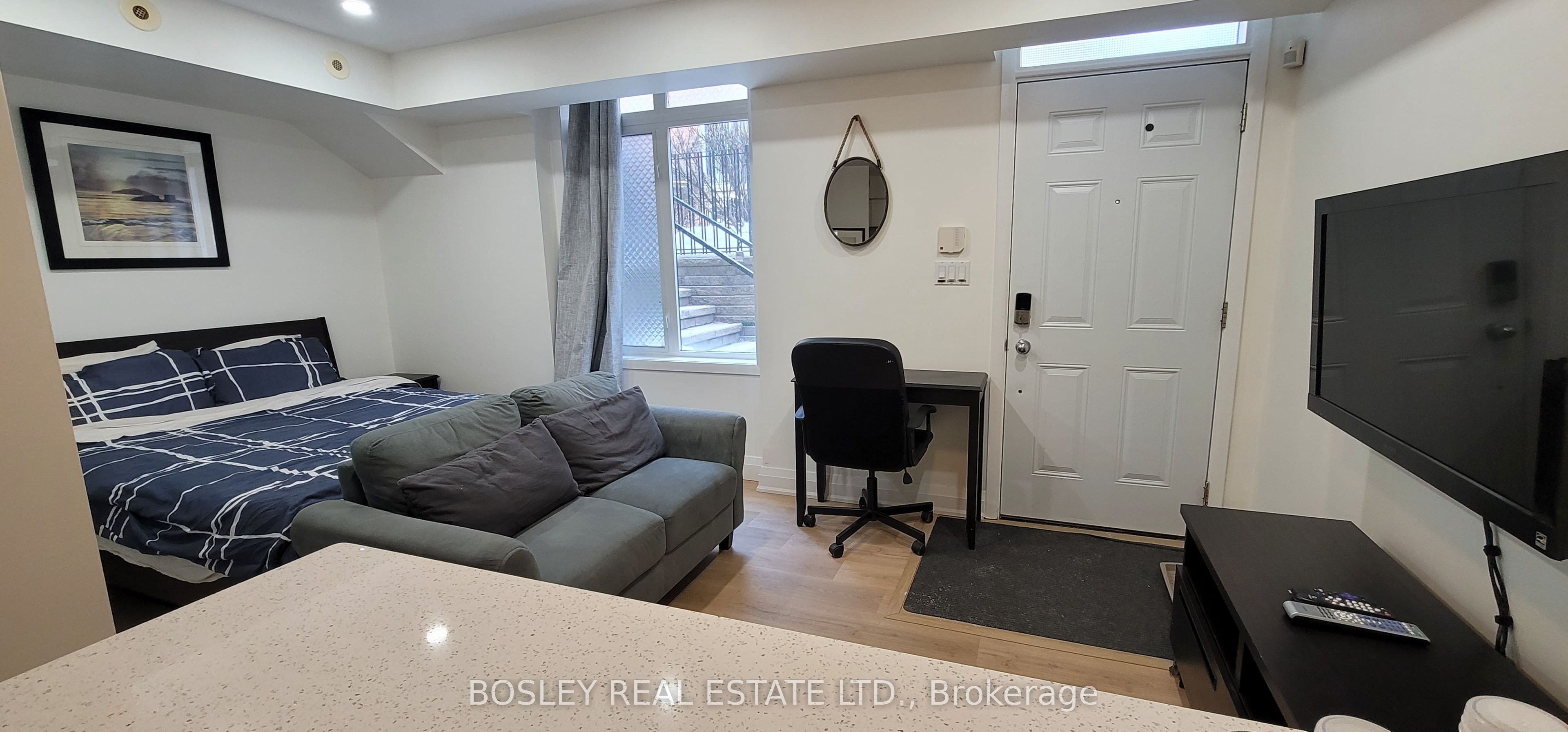 415 Jarvis Street 128, Toronto, ON M4Y 3C1 photo 4
