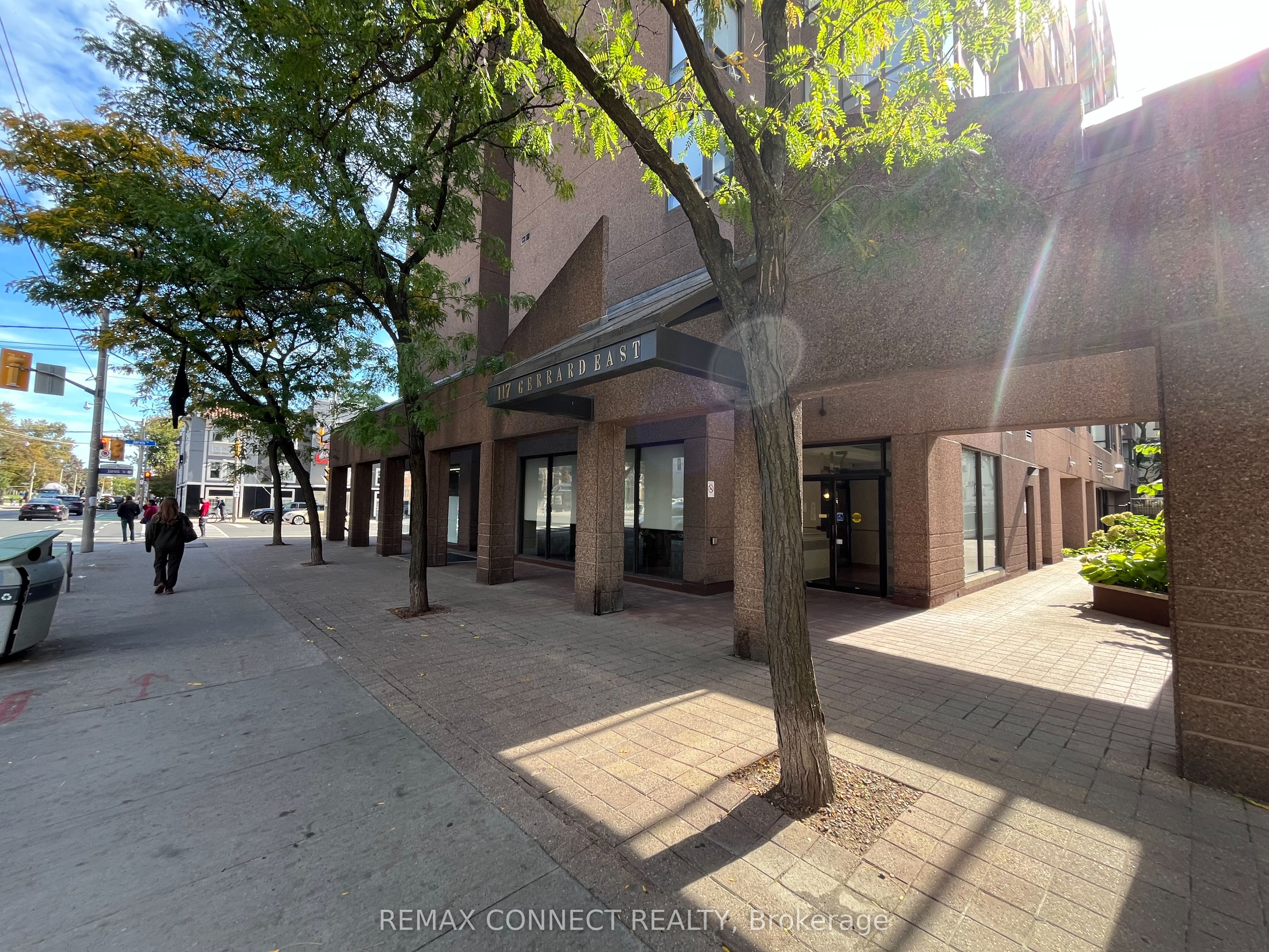 117 Gerrard Street 601, Toronto, ON M5B 2L4 photo 3