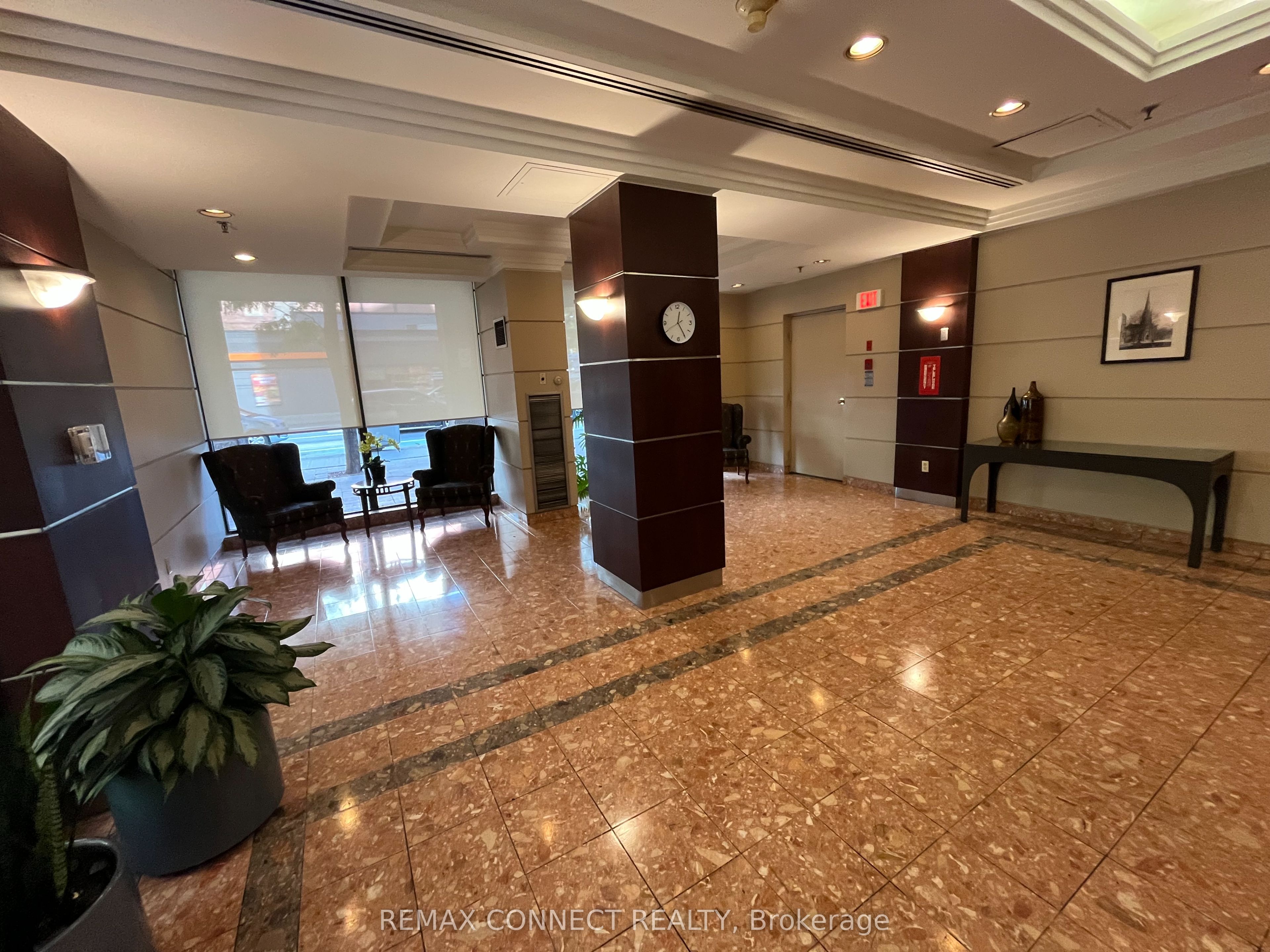 117 Gerrard Street 601, Toronto, ON M5B 2L4 photo 5