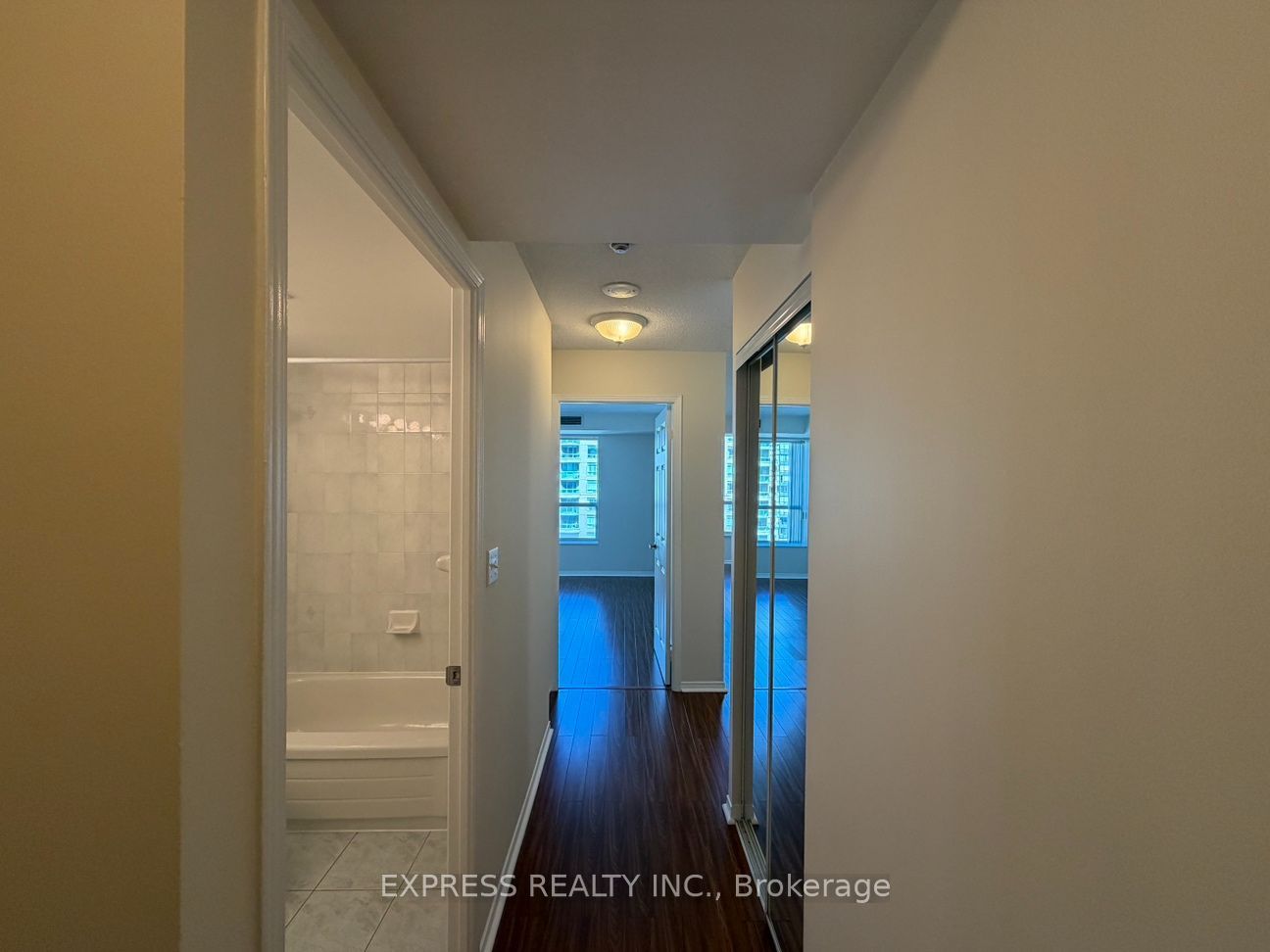 29 Pemberton Avenue 906, Toronto, ON M2M 4L5