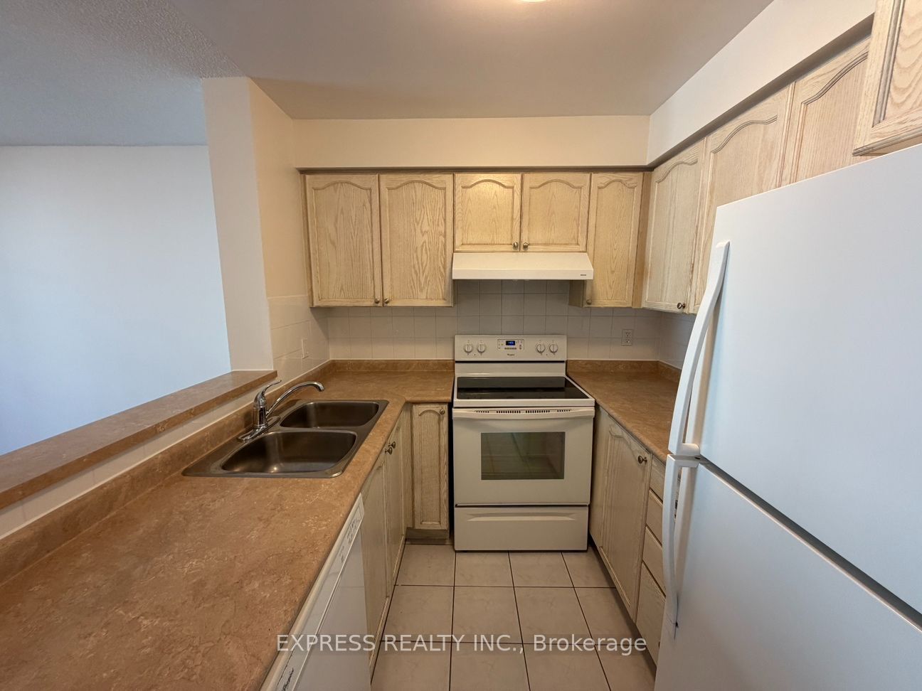 29 Pemberton Avenue 906, Toronto, ON M2M 4L5 photo 2