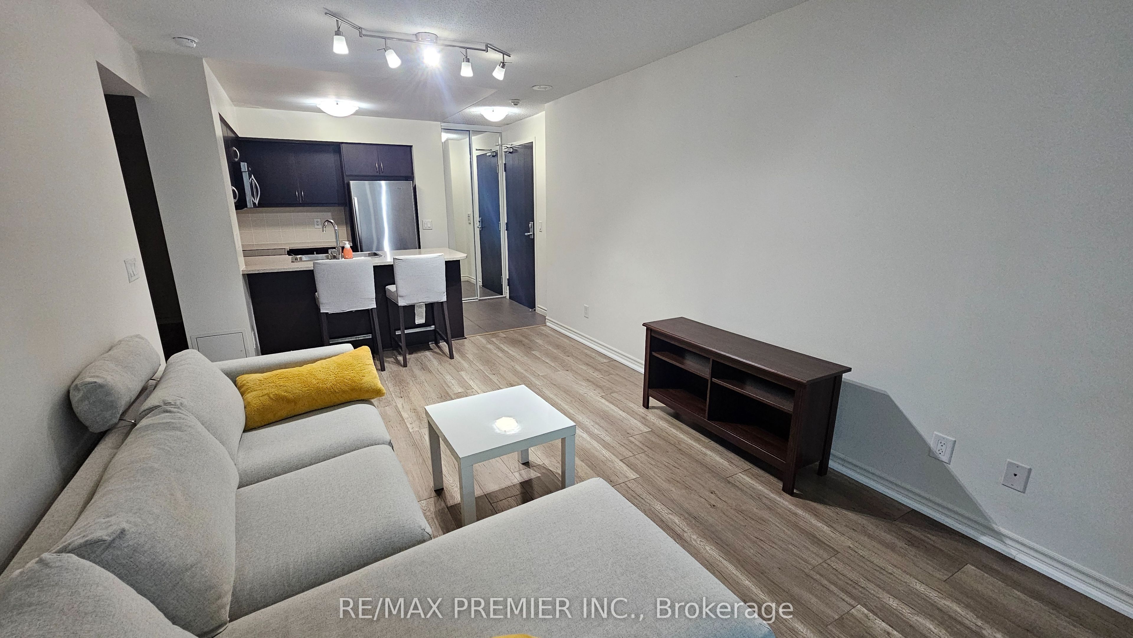 19 Grand Trunk Crescent 2507, Toronto, ON M5J 3A3 photo 5