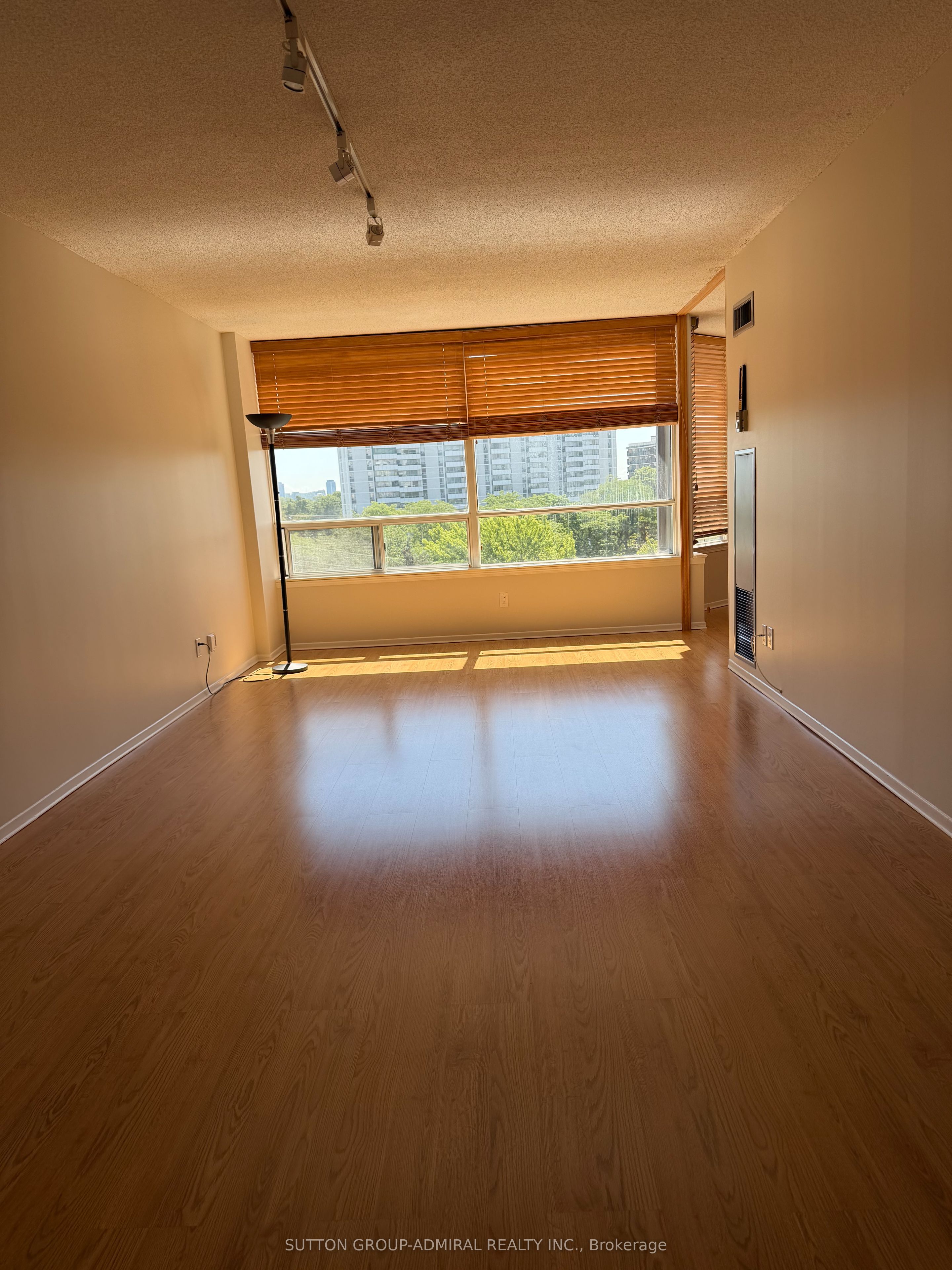 1101 Steeles Avenue W 707, Toronto, ON M2R 2S9 photo 3