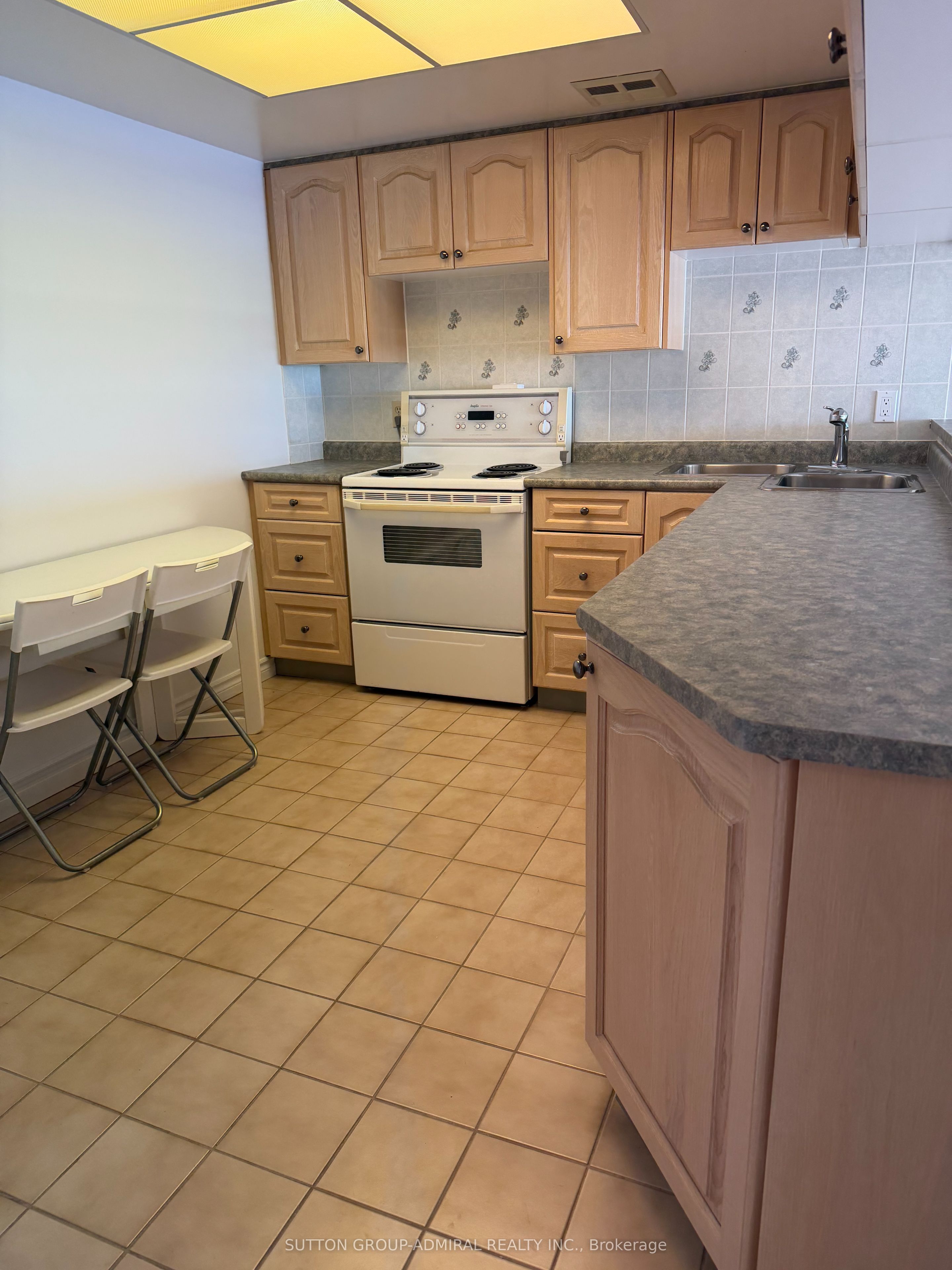 1101 Steeles Avenue W 707, Toronto, ON M2R 2S9 photo 5