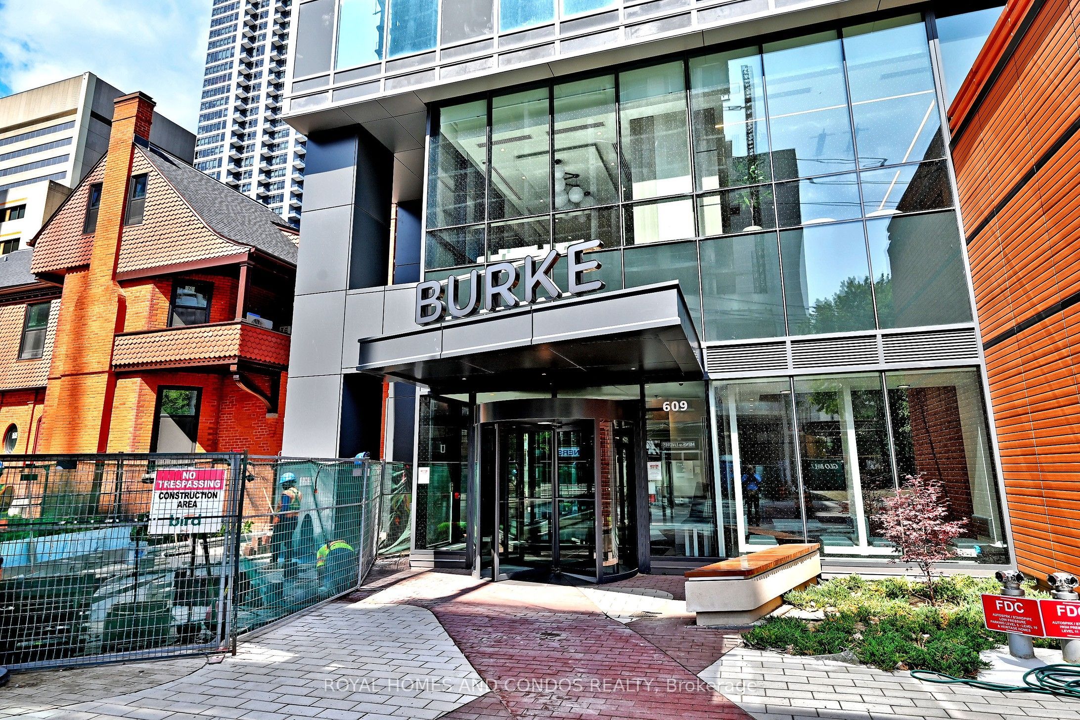 609 Sherbourne Street 5006, Toronto, ON M4X 0A4 photo 2