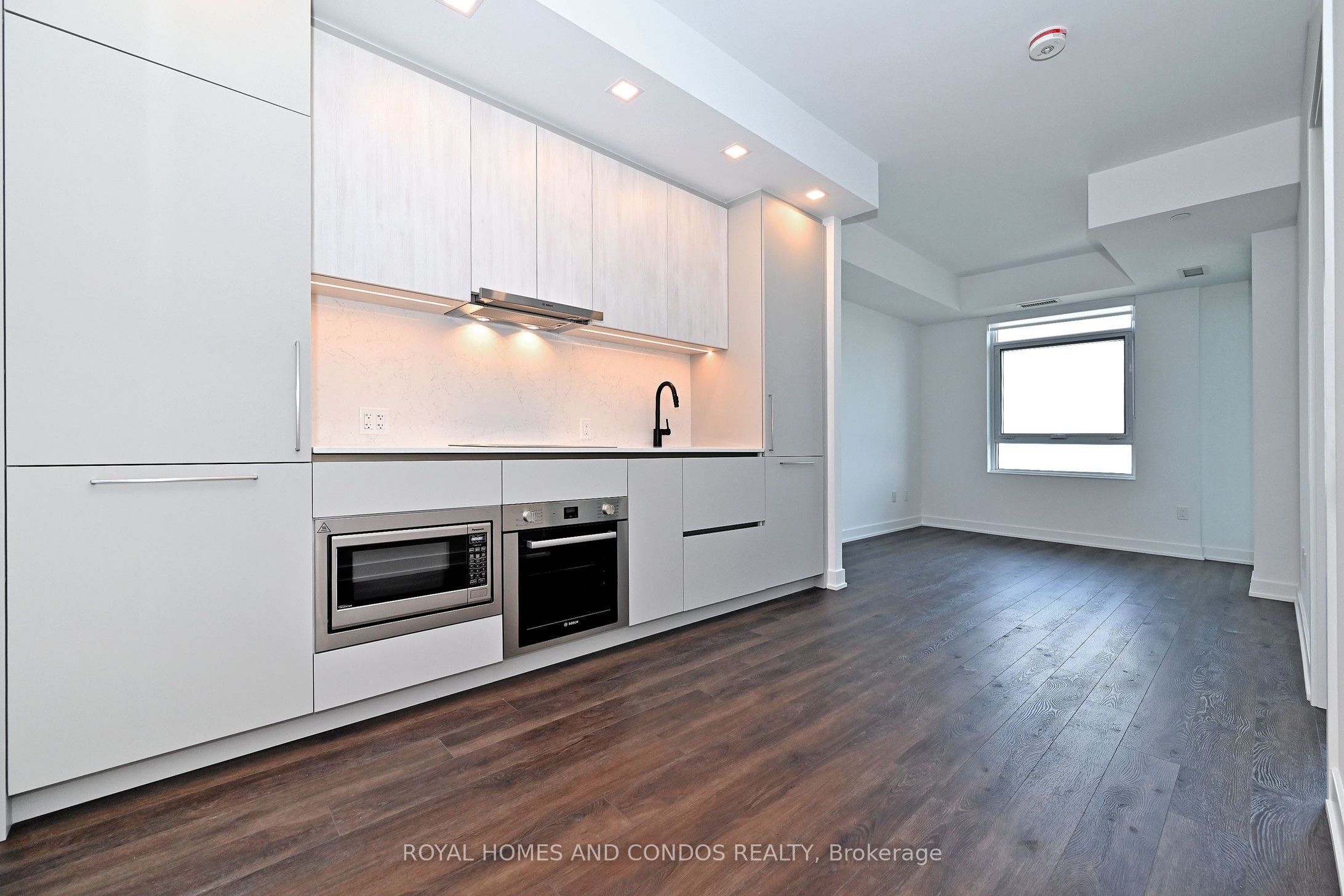 609 Sherbourne Street 5006, Toronto, ON M4X 0A4 photo 3