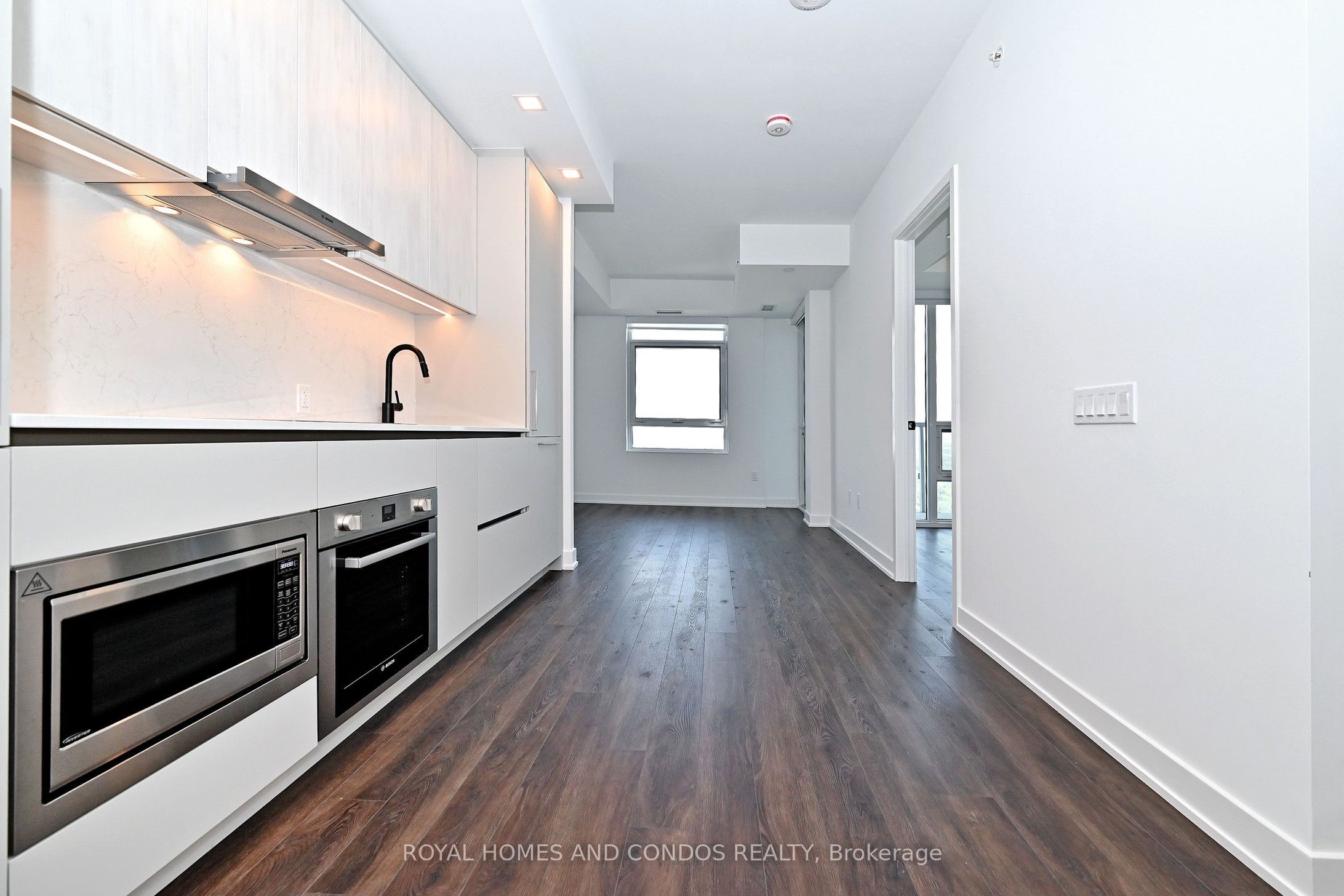 609 Sherbourne Street 5006, Toronto, ON M4X 0A4 photo 4