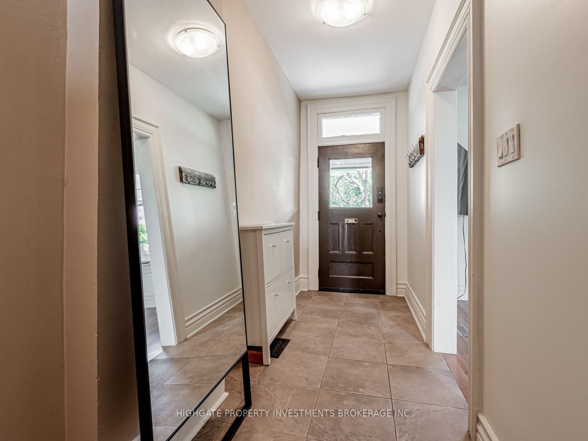 5 Bank Street, Toronto, ON M6K 1R4 photo 2