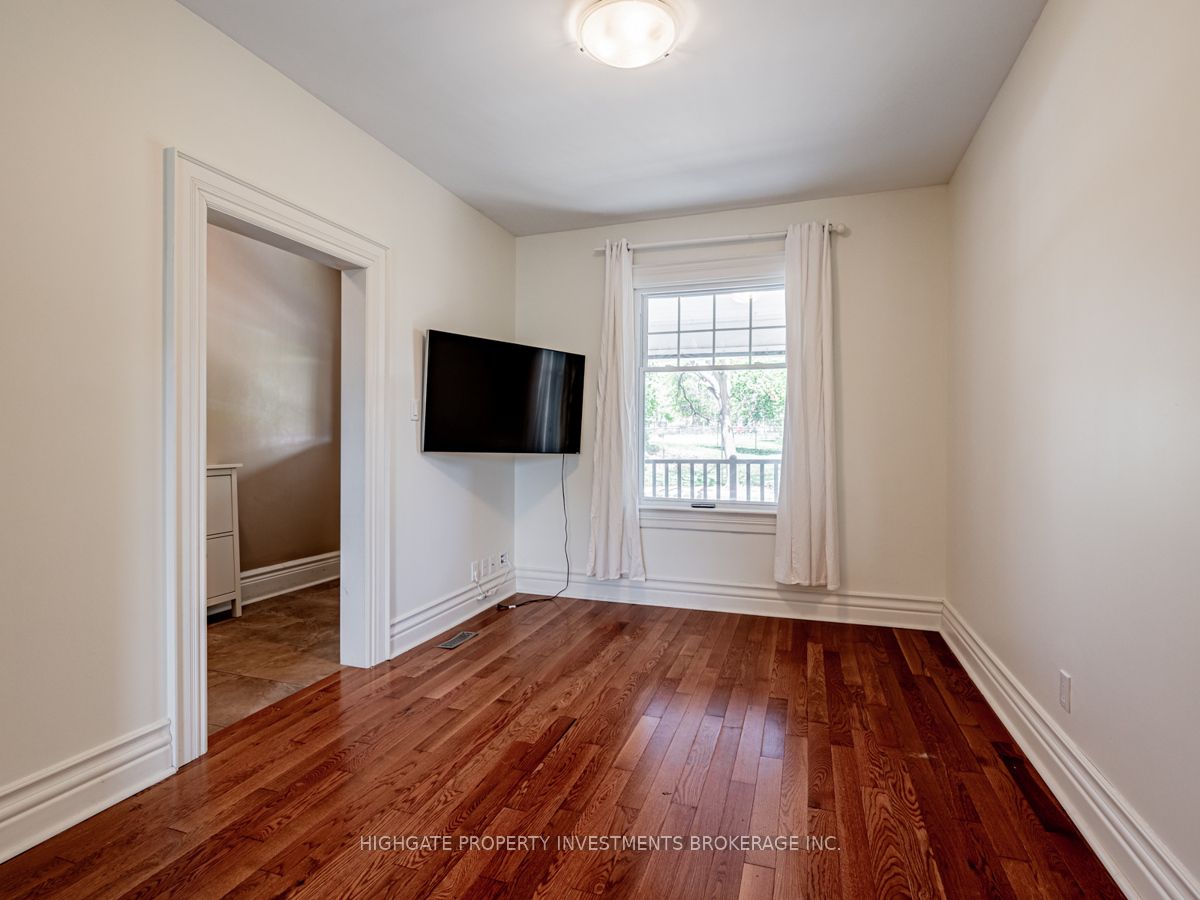 5 Bank Street, Toronto, ON M6K 1R4 photo 4