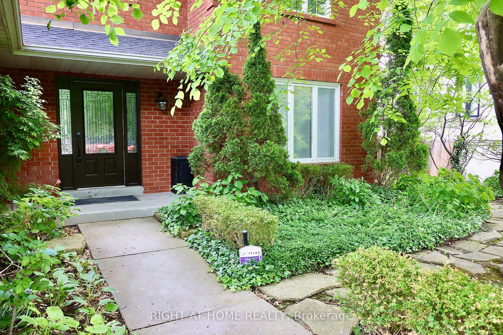 89 Yonge Boulevard, Toronto, ON M5M 3G8 photo 2