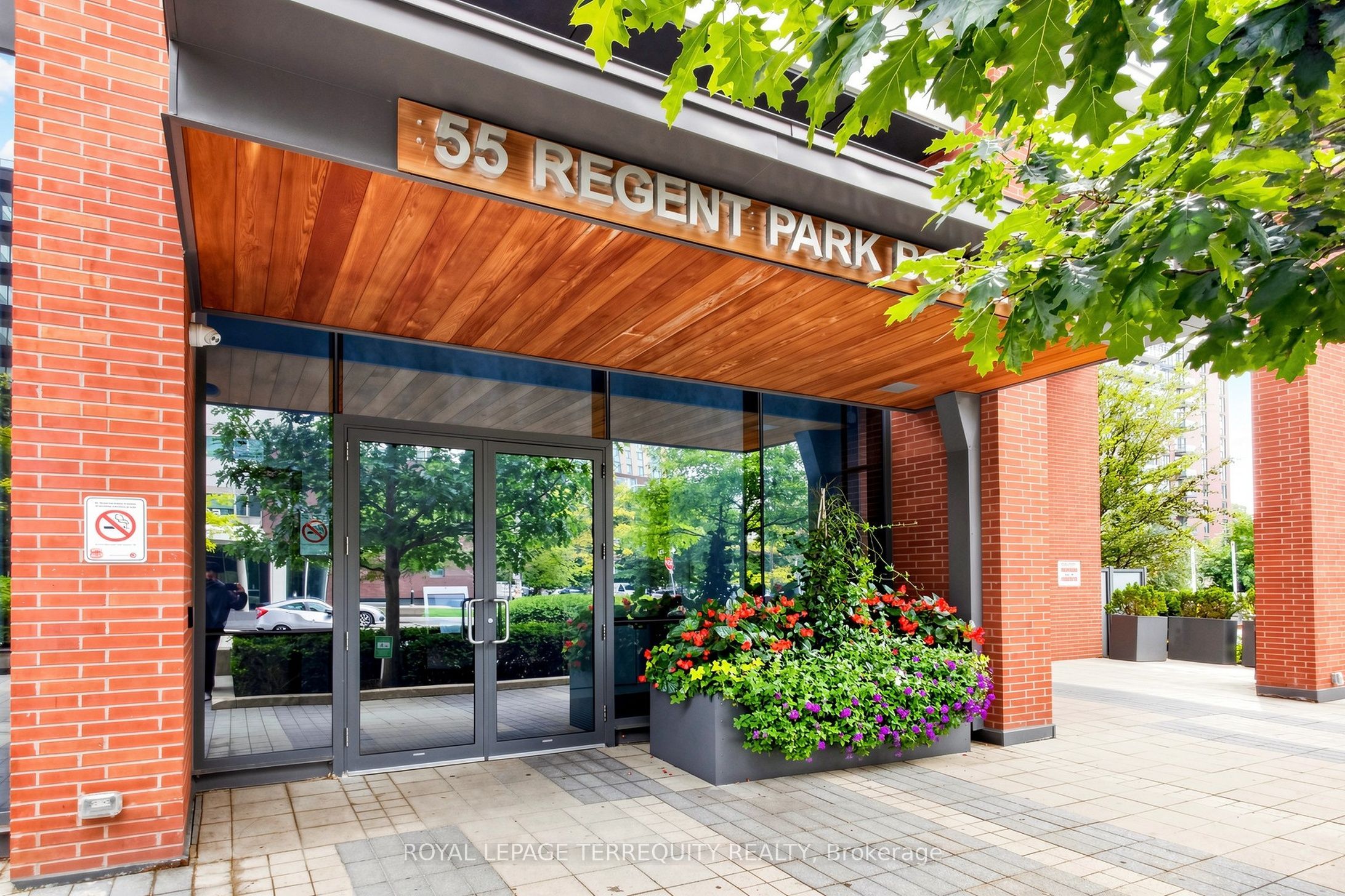 55 Regent Park Boulevard 415, Toronto, ON M5A 0C2 photo 4