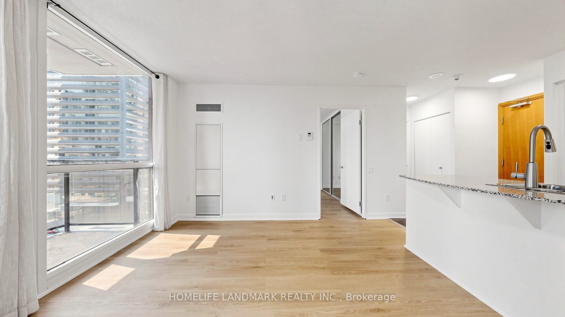 33 Sheppard Avenue E 1105, Toronto, ON M2N 7K1 photo 5