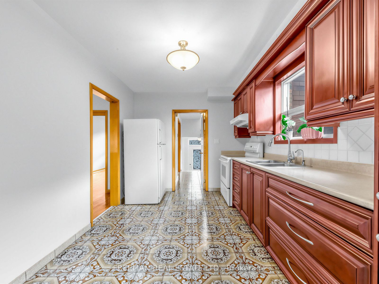 380 Glenholme Avenue, Toronto, ON M6E 3E5 photo 3