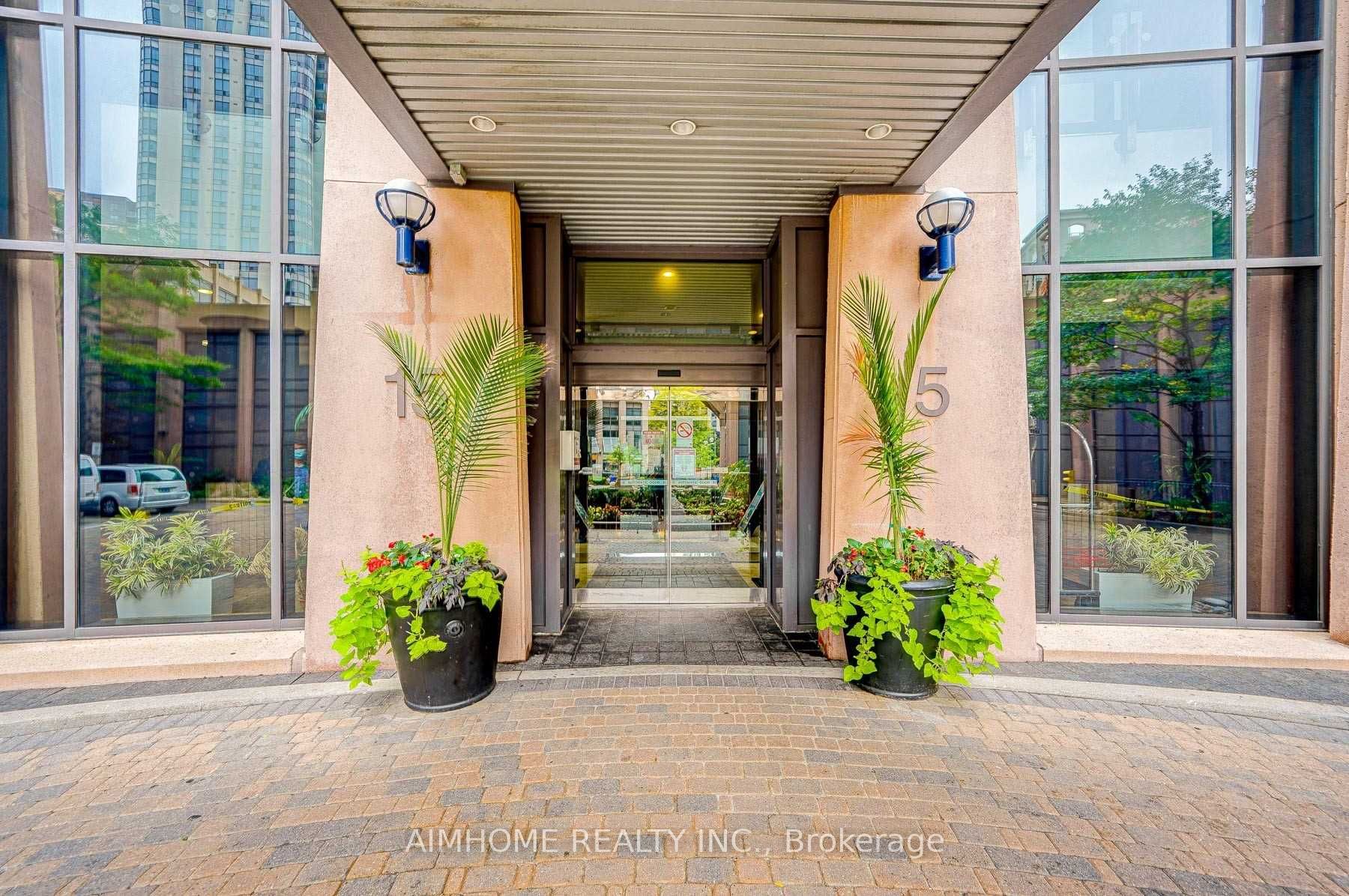 15 Northtown Way 2224, Toronto, ON M2N 7A2 photo 2