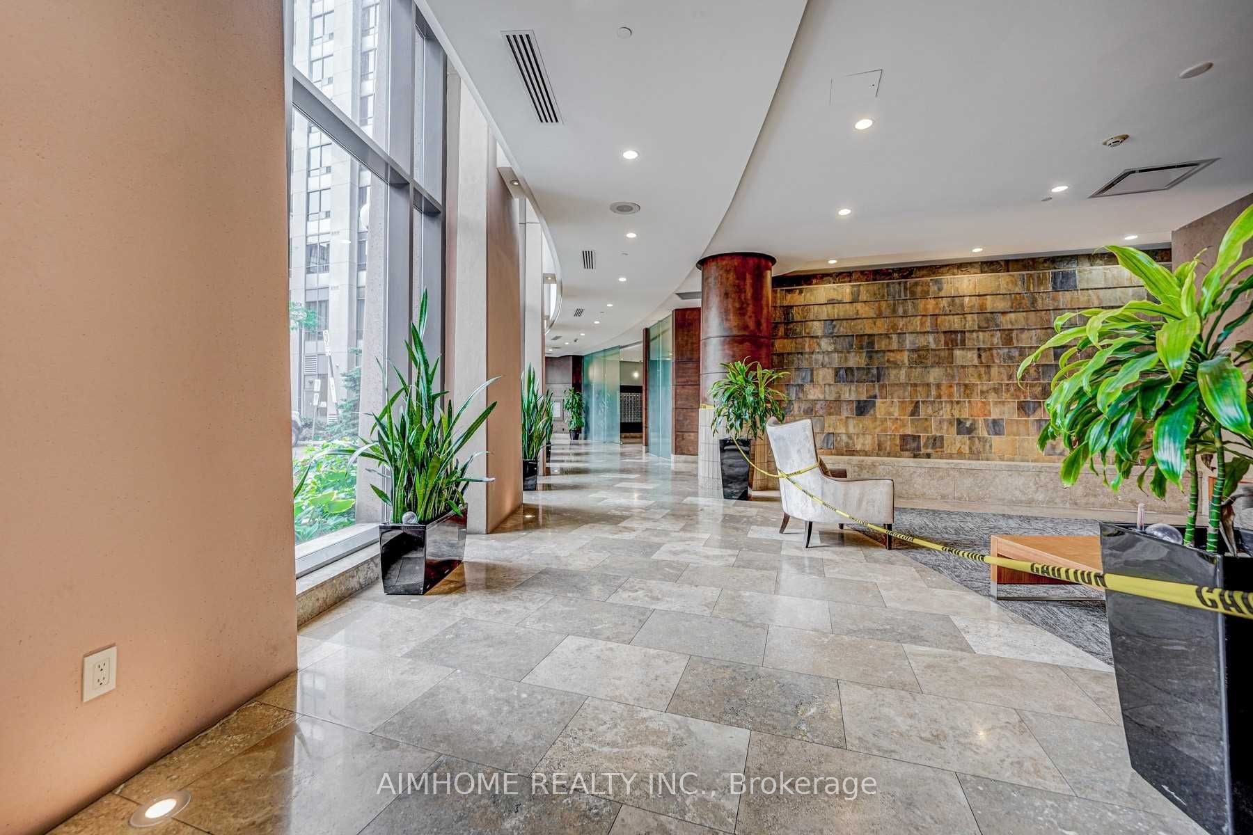15 Northtown Way 2224, Toronto, ON M2N 7A2 photo 3