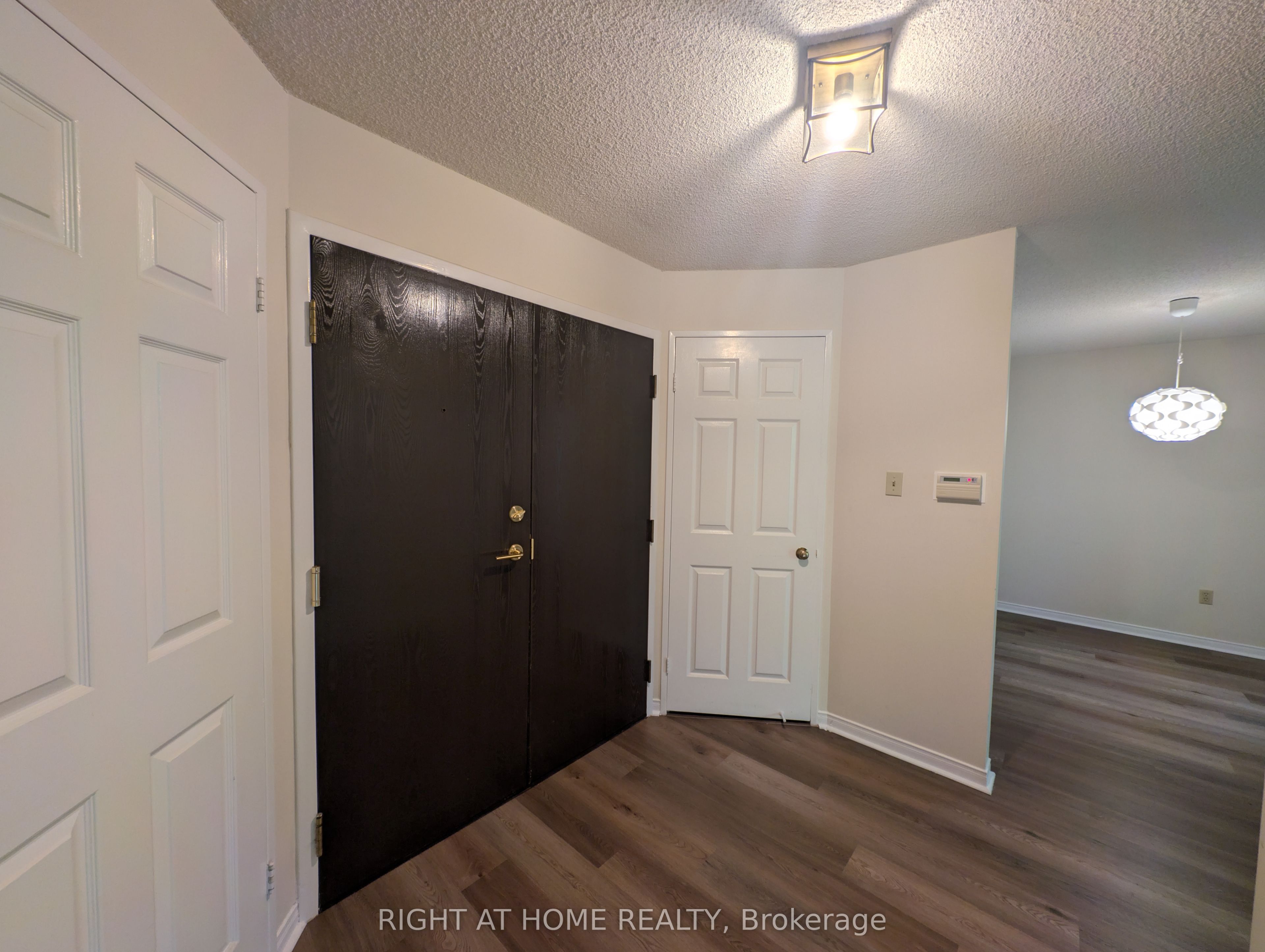 280 Simcoe Street 404, Toronto, ON M5T 2Y5 photo 5