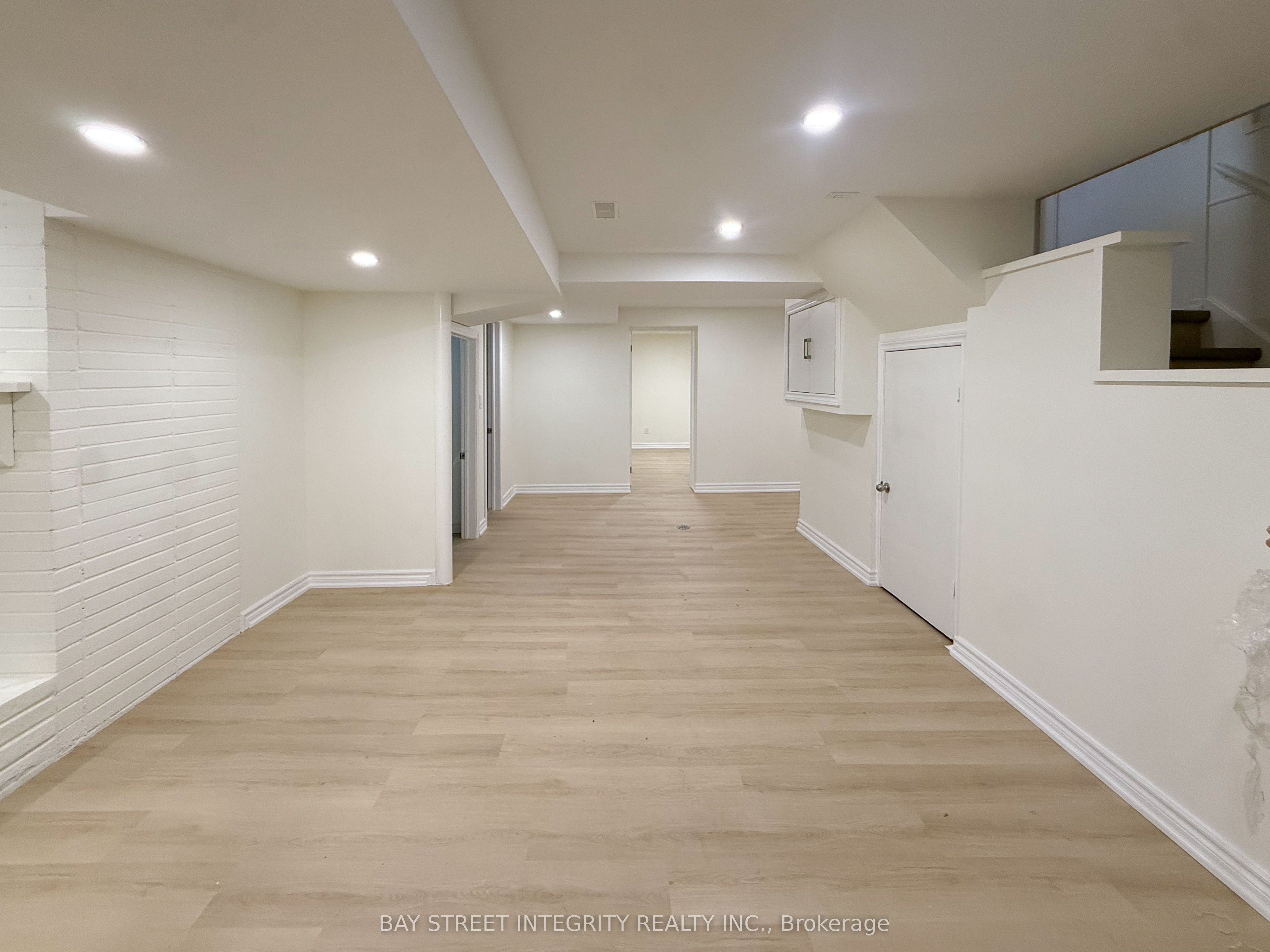 40 Rippleton Road Lower, Toronto, ON M3B 1H6 photo 4