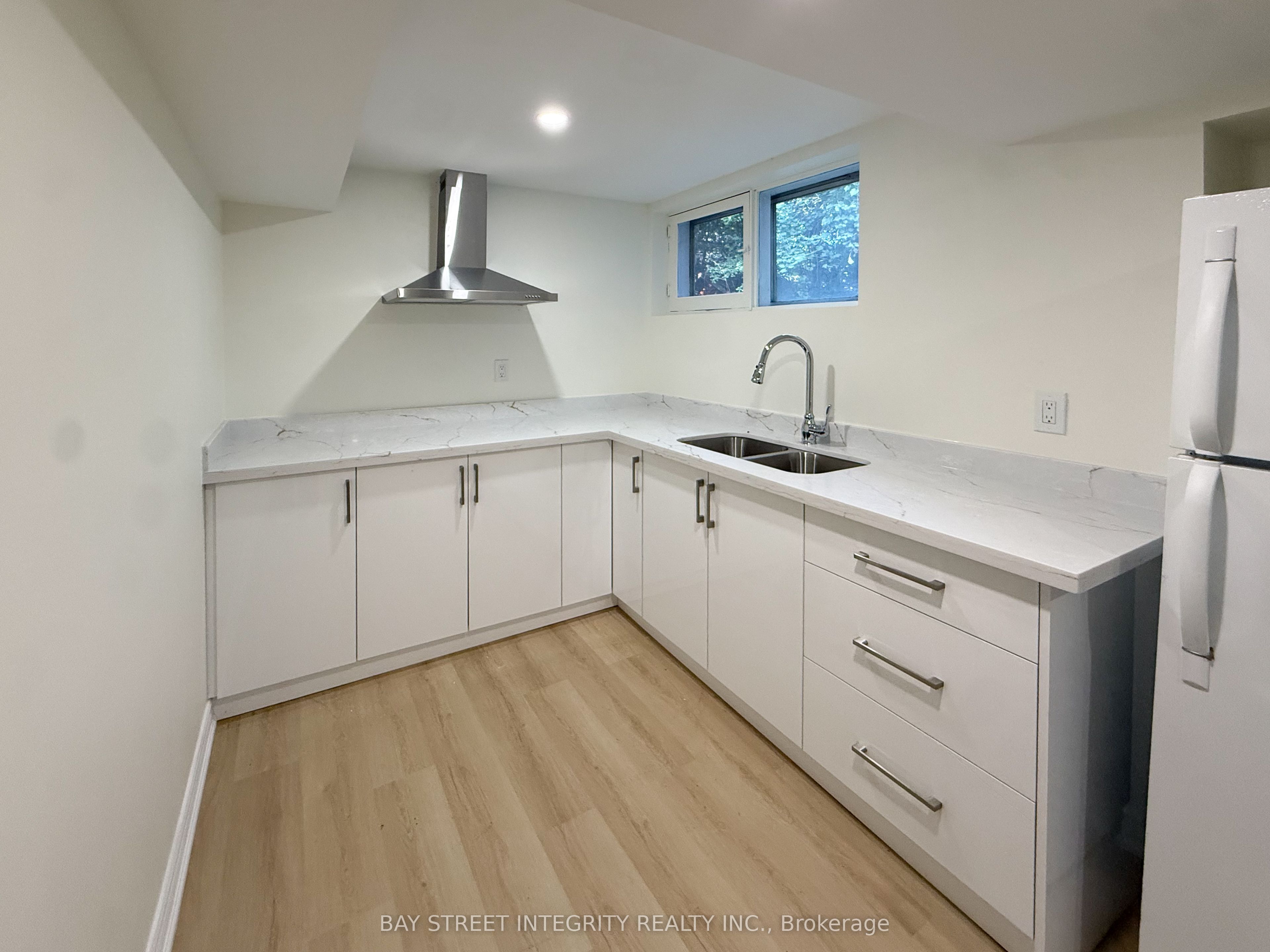 40 Rippleton Road Lower, Toronto, ON M3B 1H6 photo 5