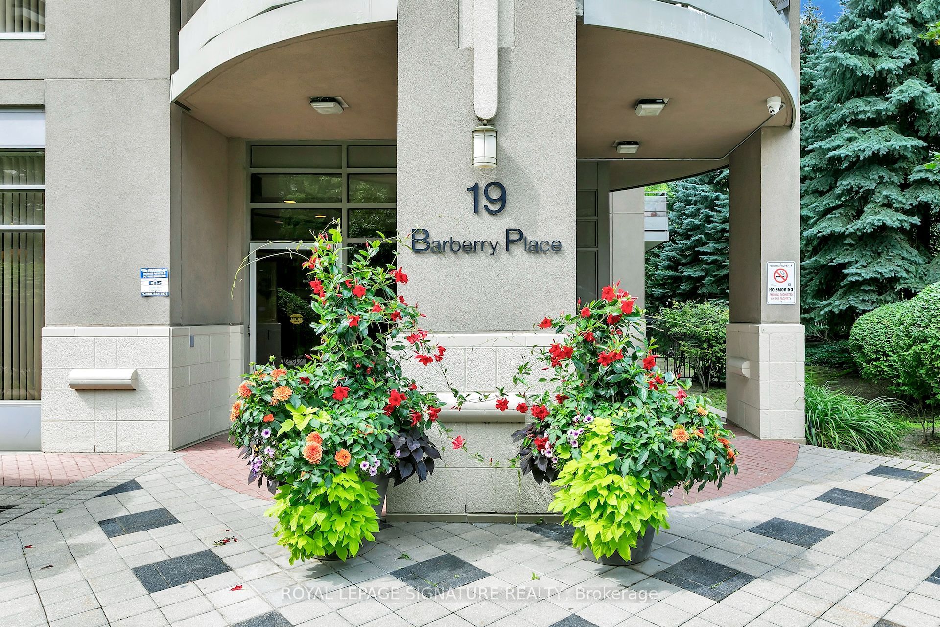 19 Barberry Place 108, Toronto, ON M2K 3E3