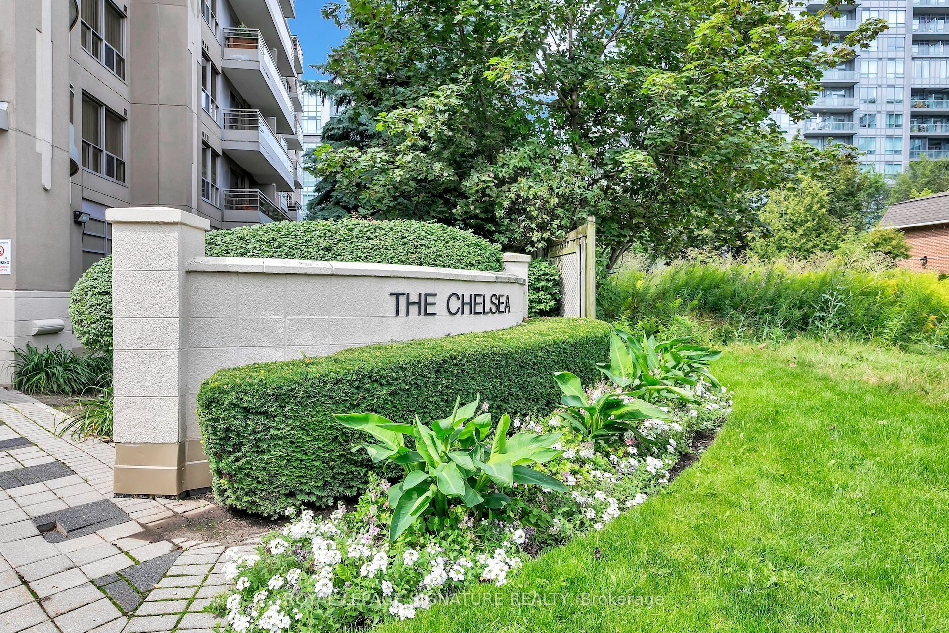 19 Barberry Place 108, Toronto, ON M2K 3E3 photo 2