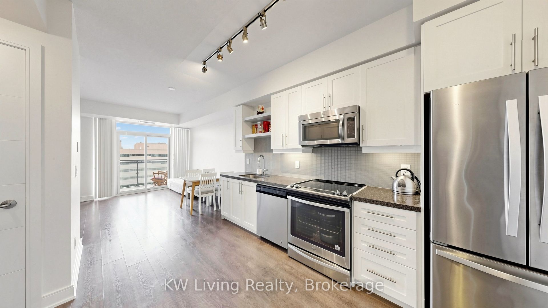 525 Adelaide Street W LPH10, Toronto, ON M5V 0N7 photo 4
