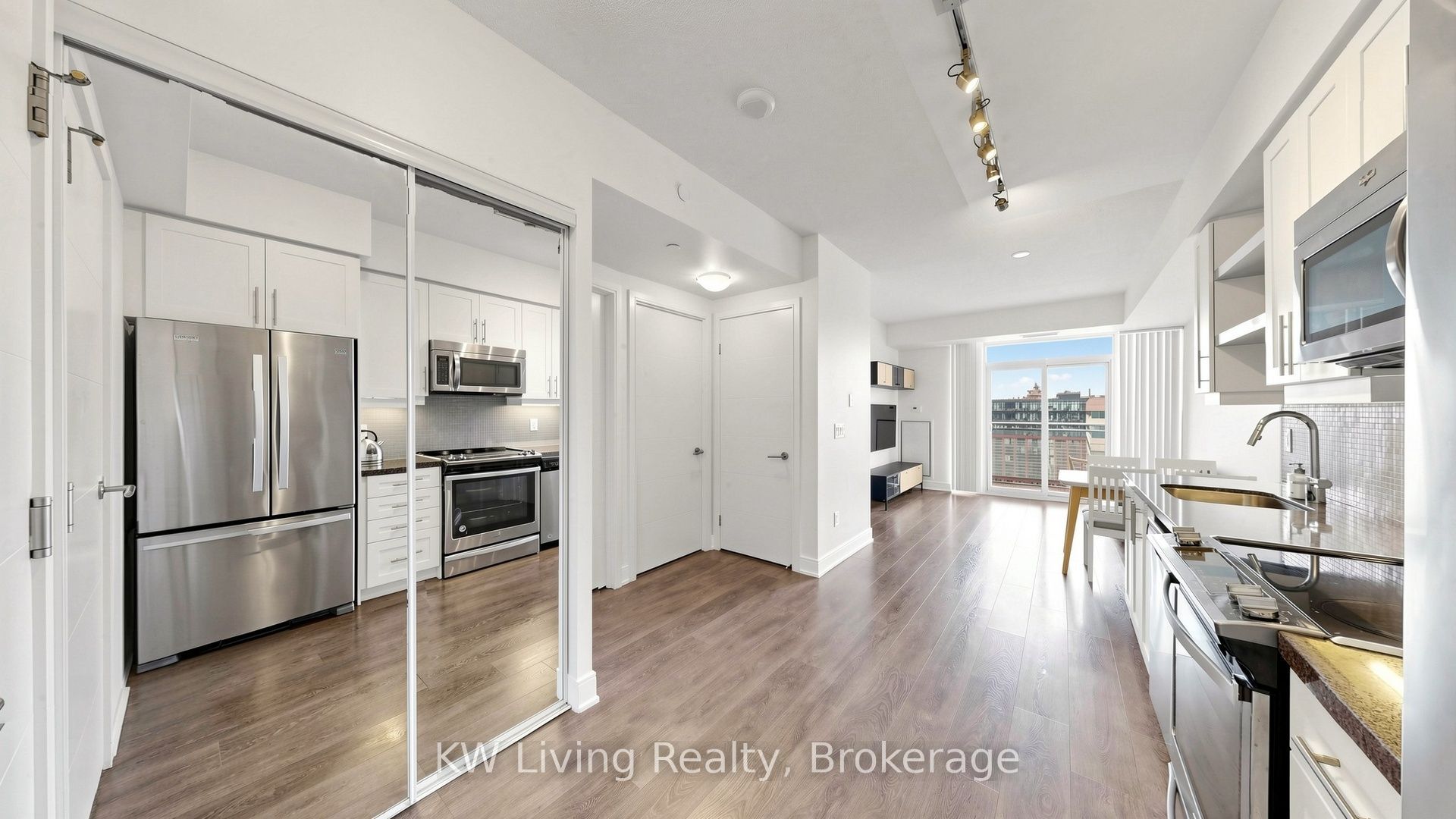 525 Adelaide Street W LPH10, Toronto, ON M5V 0N7 photo 5
