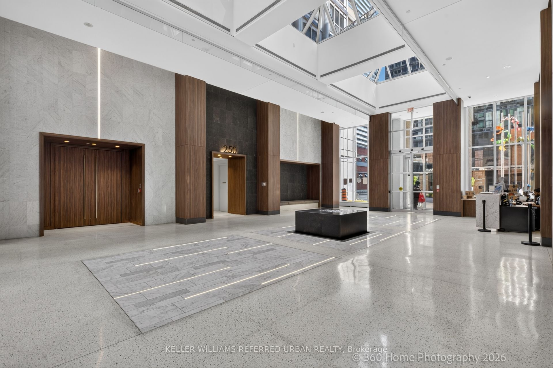 250 Wellington Street W 339, Toronto, ON M5V 3P6 photo 3