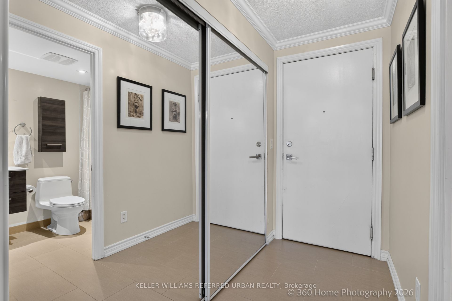 250 Wellington Street W 339, Toronto, ON M5V 3P6 photo 4