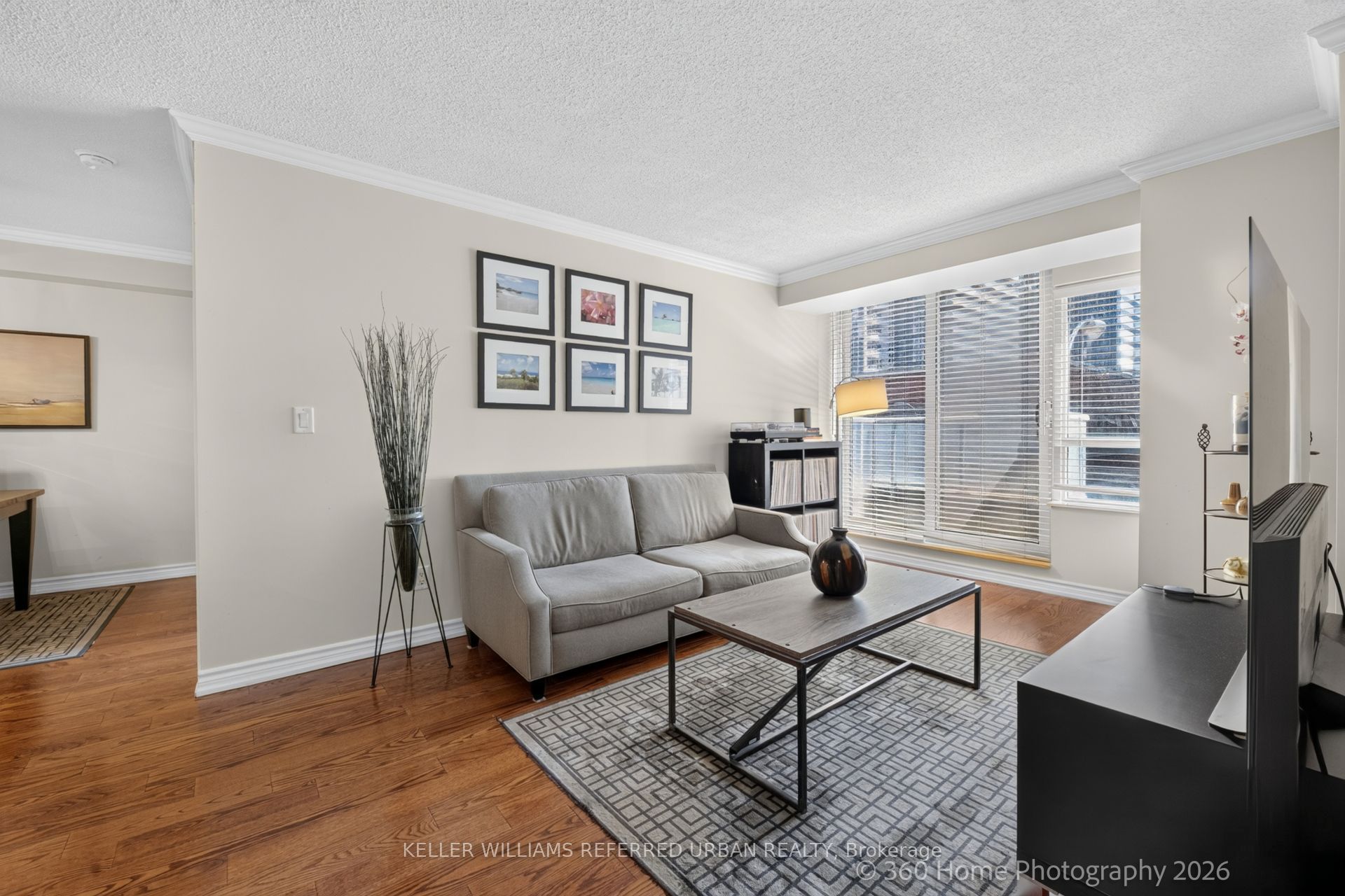 250 Wellington Street W 339, Toronto, ON M5V 3P6 photo 5