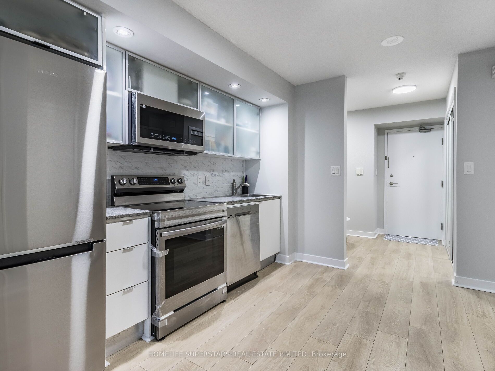 25 Telegram Mews 1603, Toronto, ON M5V 3Z1 photo 3