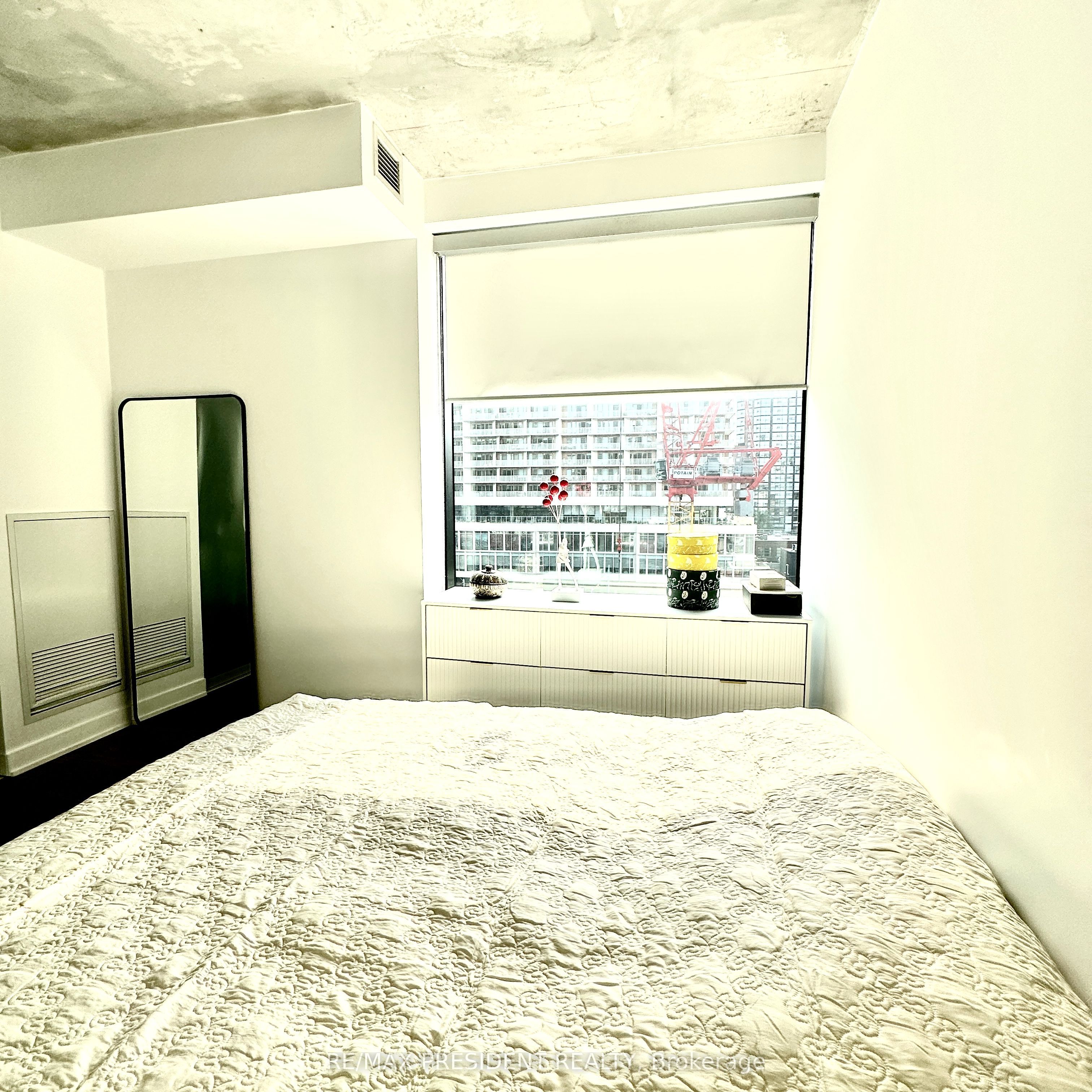 38 Stewart Street 703, Toronto, ON M5V 0H1 photo 4