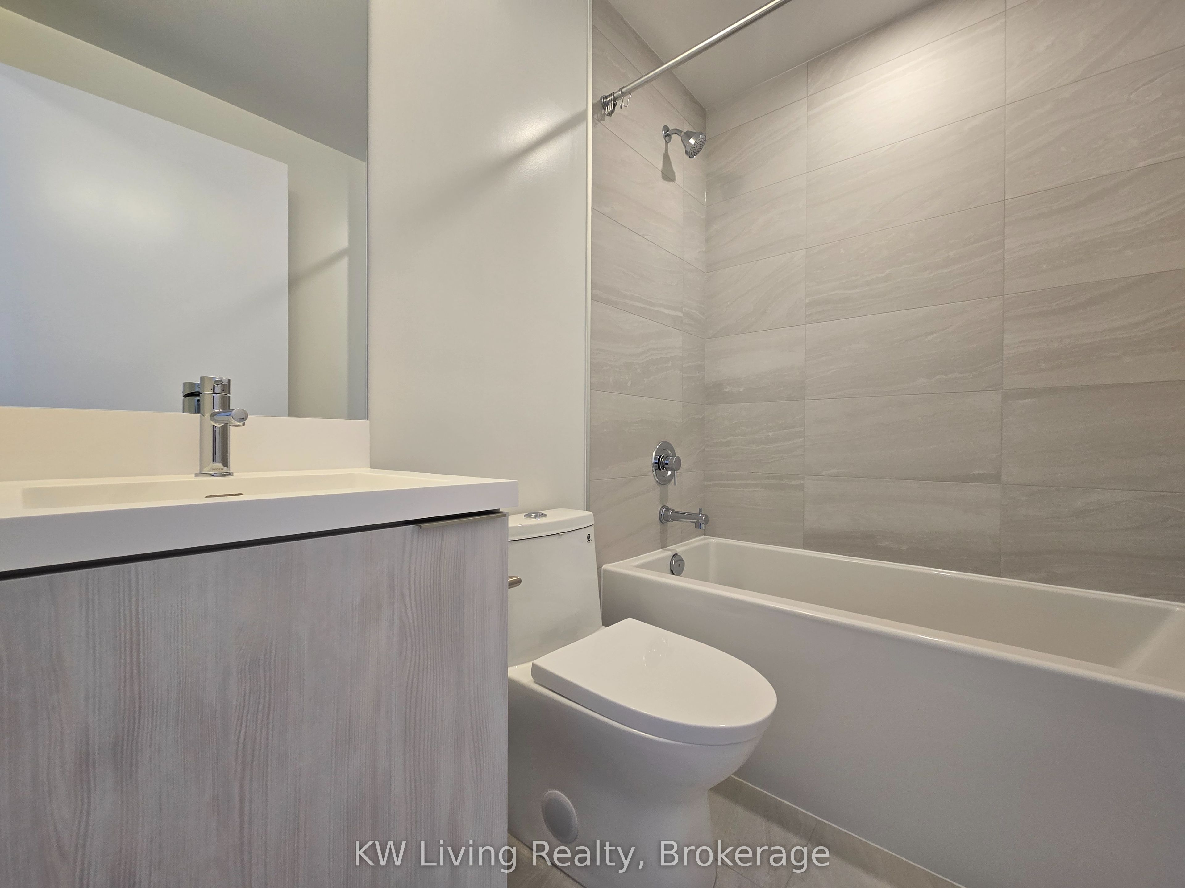 400 King Street W 1806, Toronto, ON M5V 0X8 photo 4