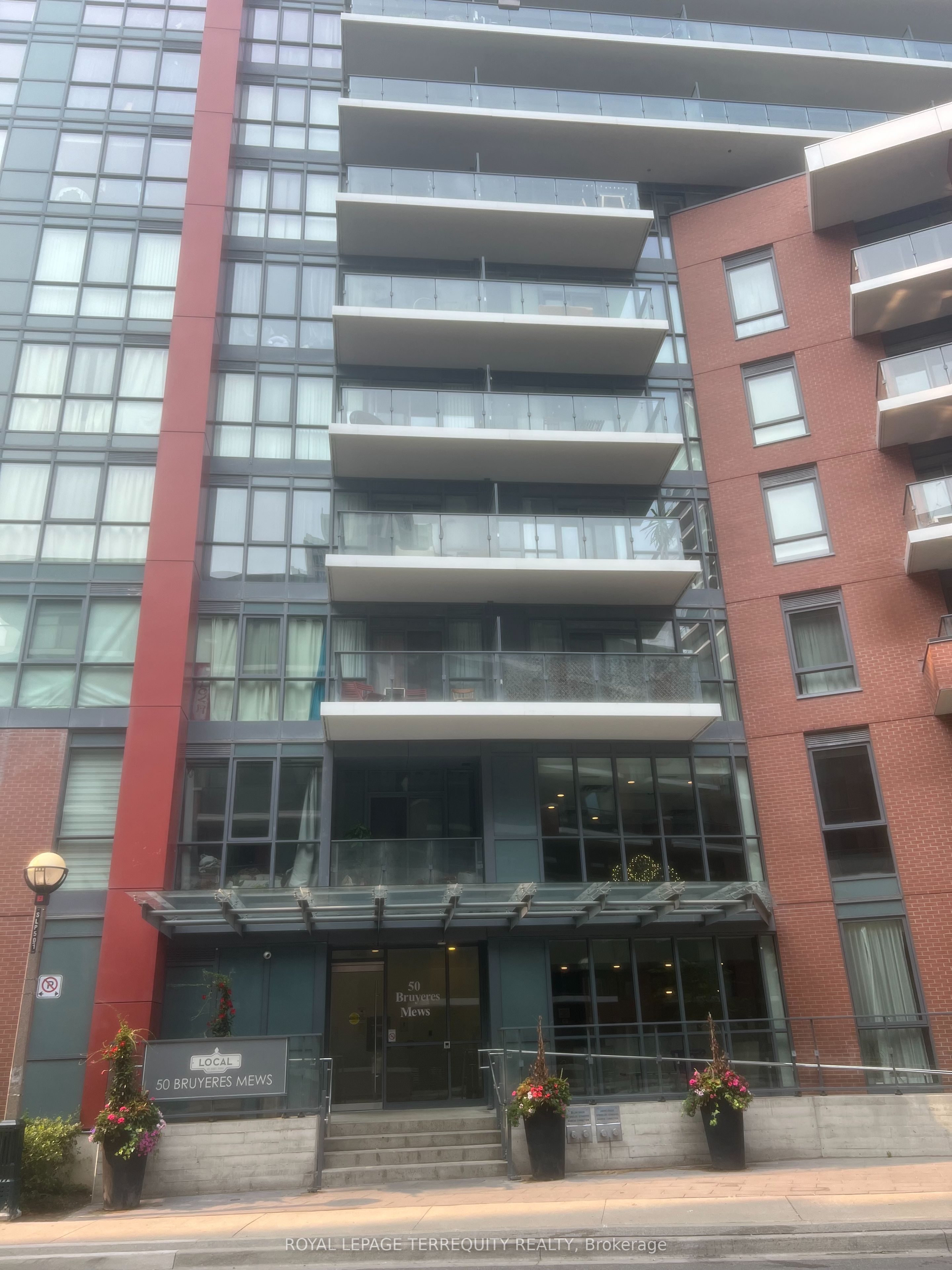 50 Bruyeres Mews 532, Toronto, ON M5V 0H8 photo 5