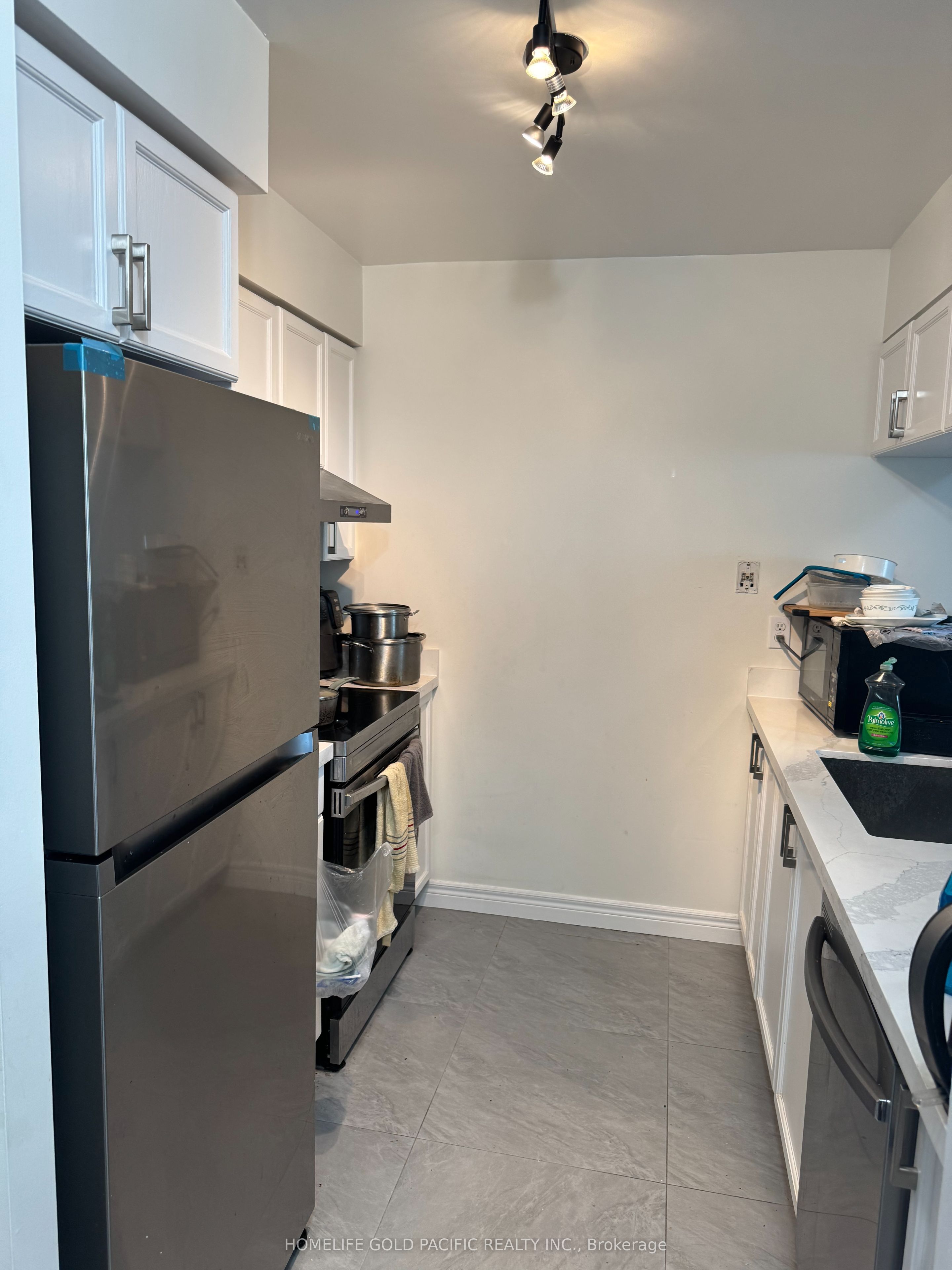 28 Empress Avenue 1716, Toronto, ON M2N 6Z7 photo 4