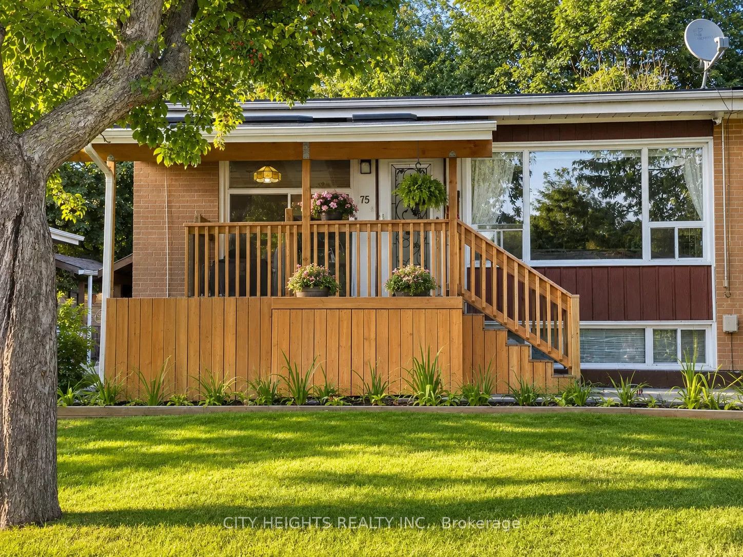 75 Pynford Crescent upper, Toronto, ON M3A 1W7
