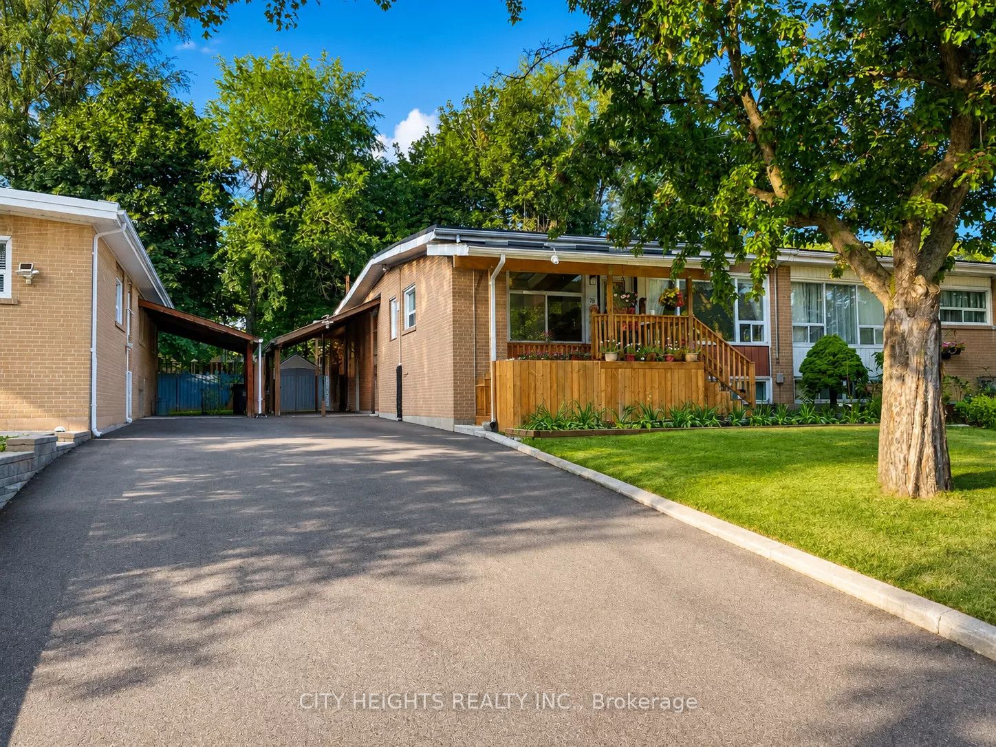 75 Pynford Crescent upper, Toronto, ON M3A 1W7 photo 2