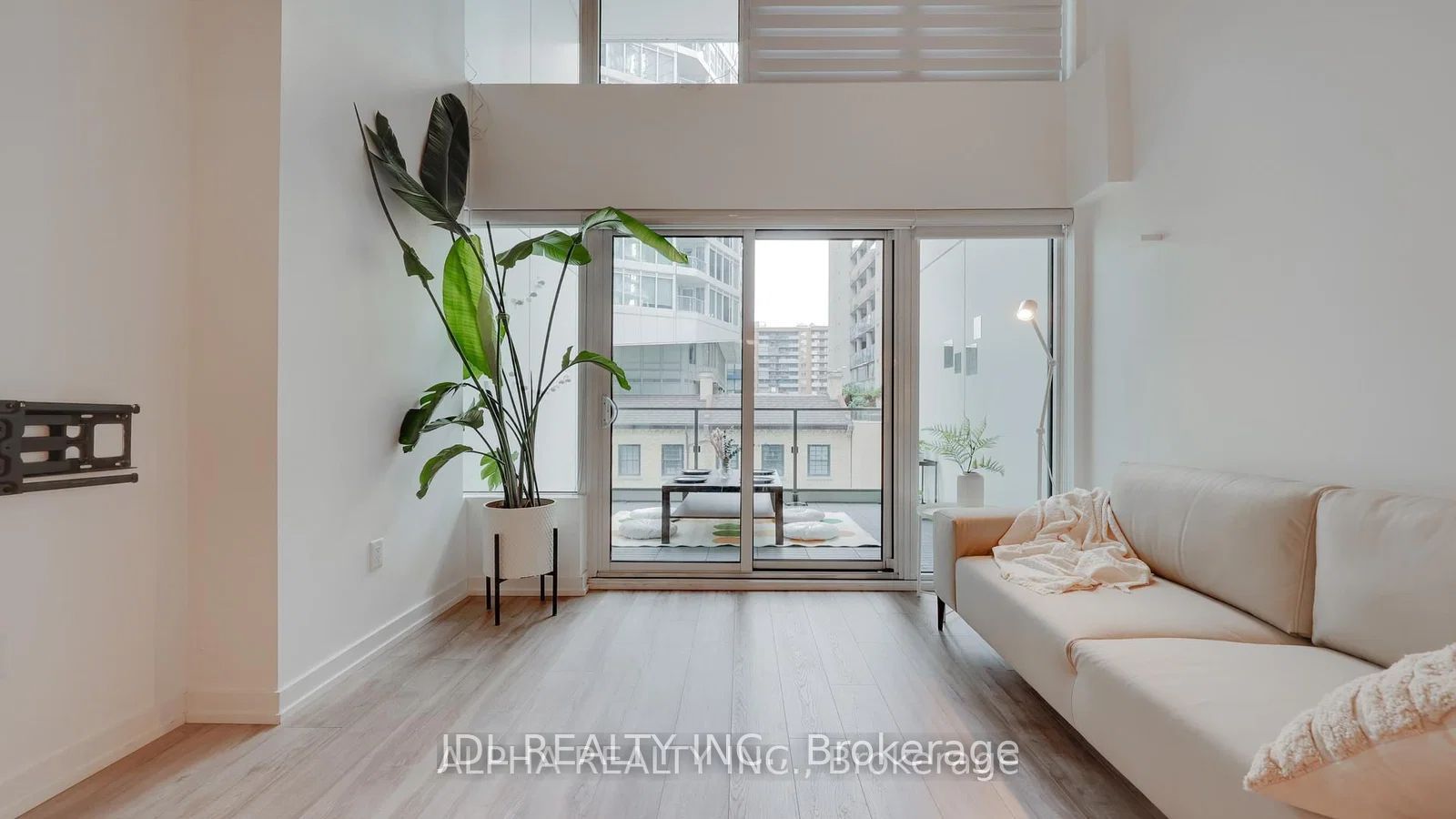 77 Shuter Street 516, Toronto, ON M5B 0B8 photo 2