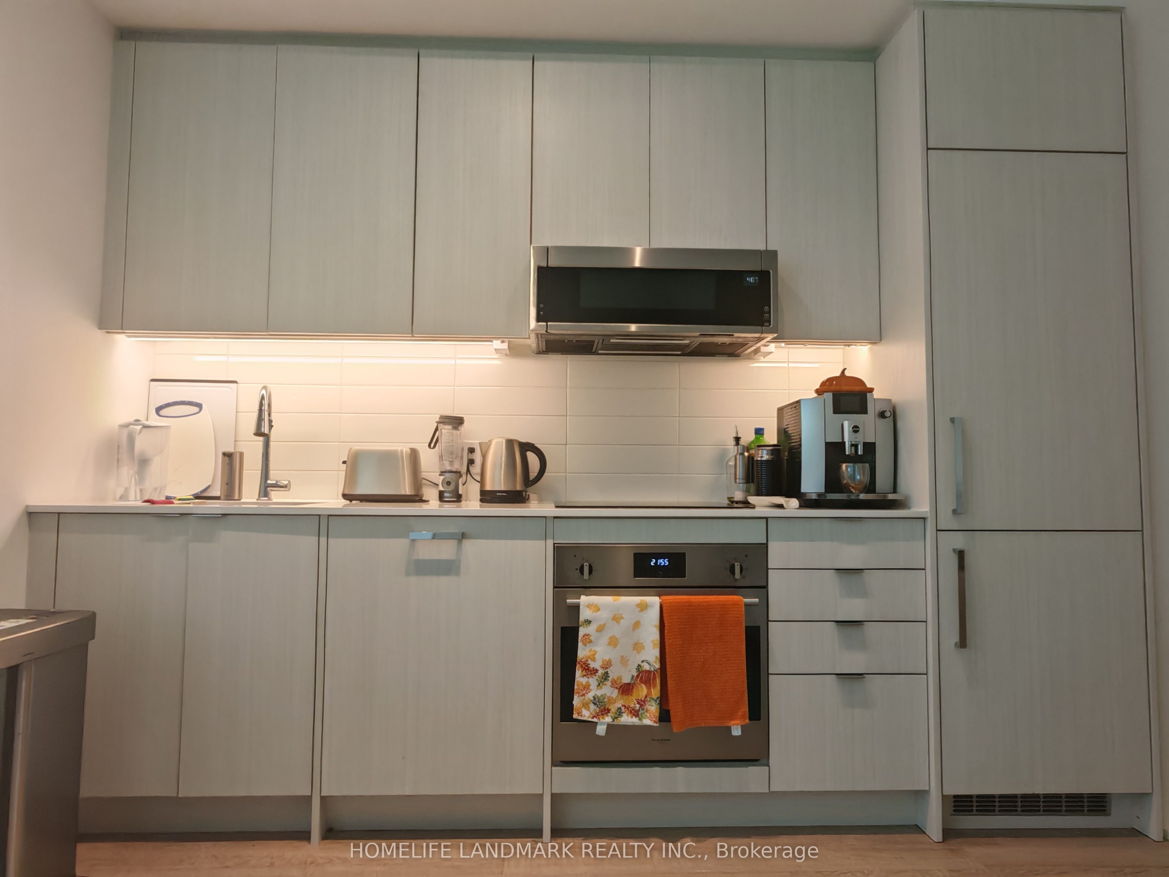 250 Lawrence Avenue W 310, Toronto, ON M5M 1B2 photo 3
