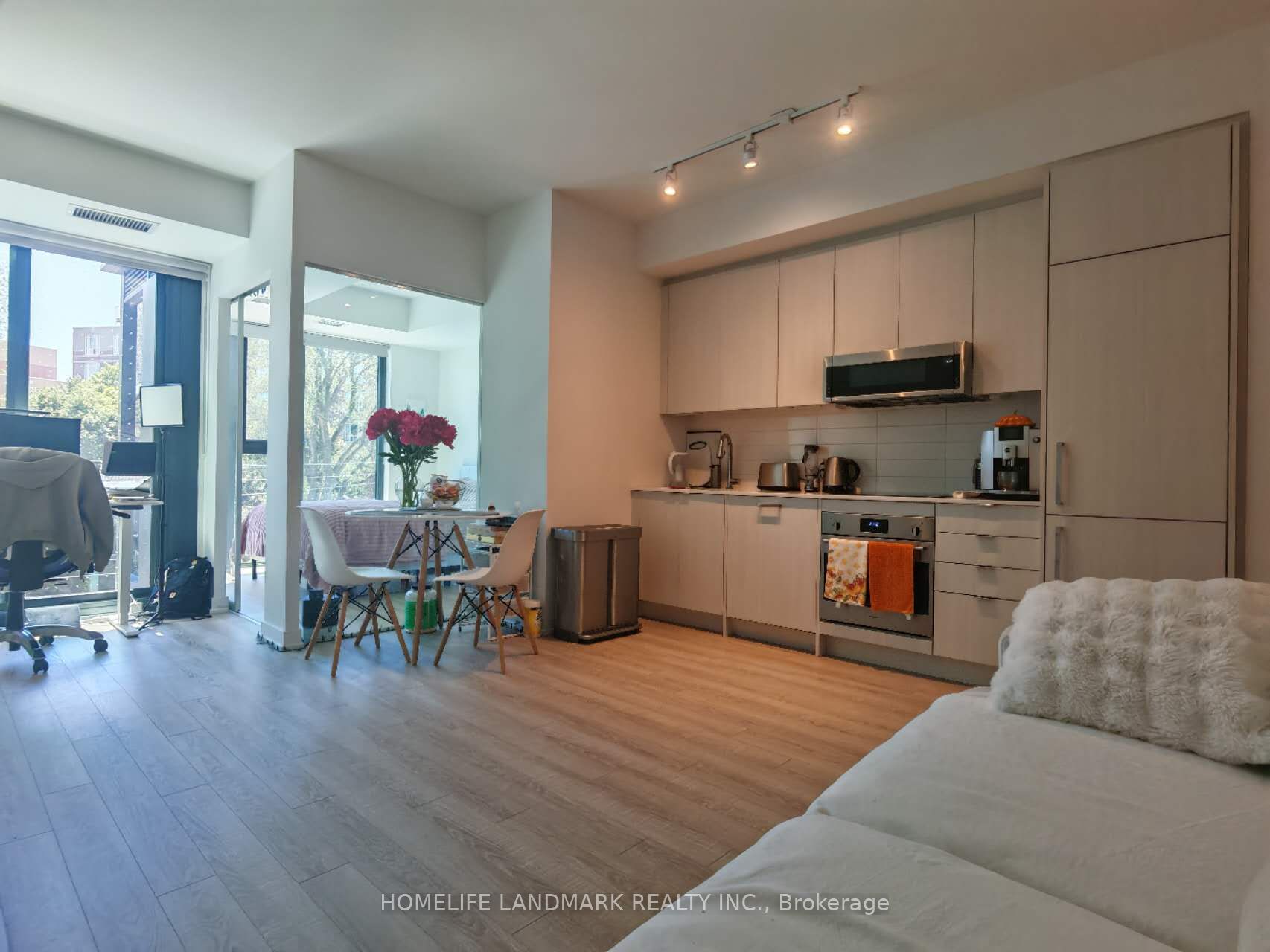 250 Lawrence Avenue W 310, Toronto, ON M5M 1B2 photo 5