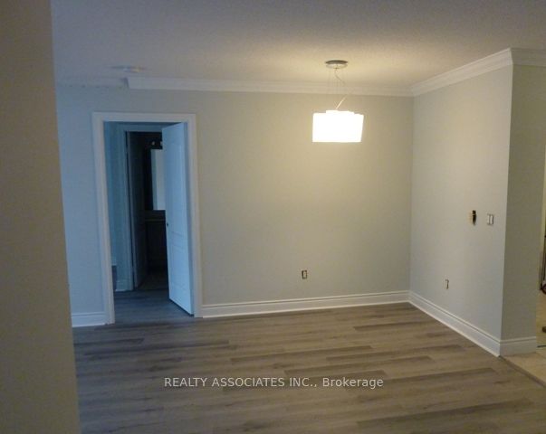 880 Grandview Way 801, Toronto, ON M2N 7B2 photo 5
