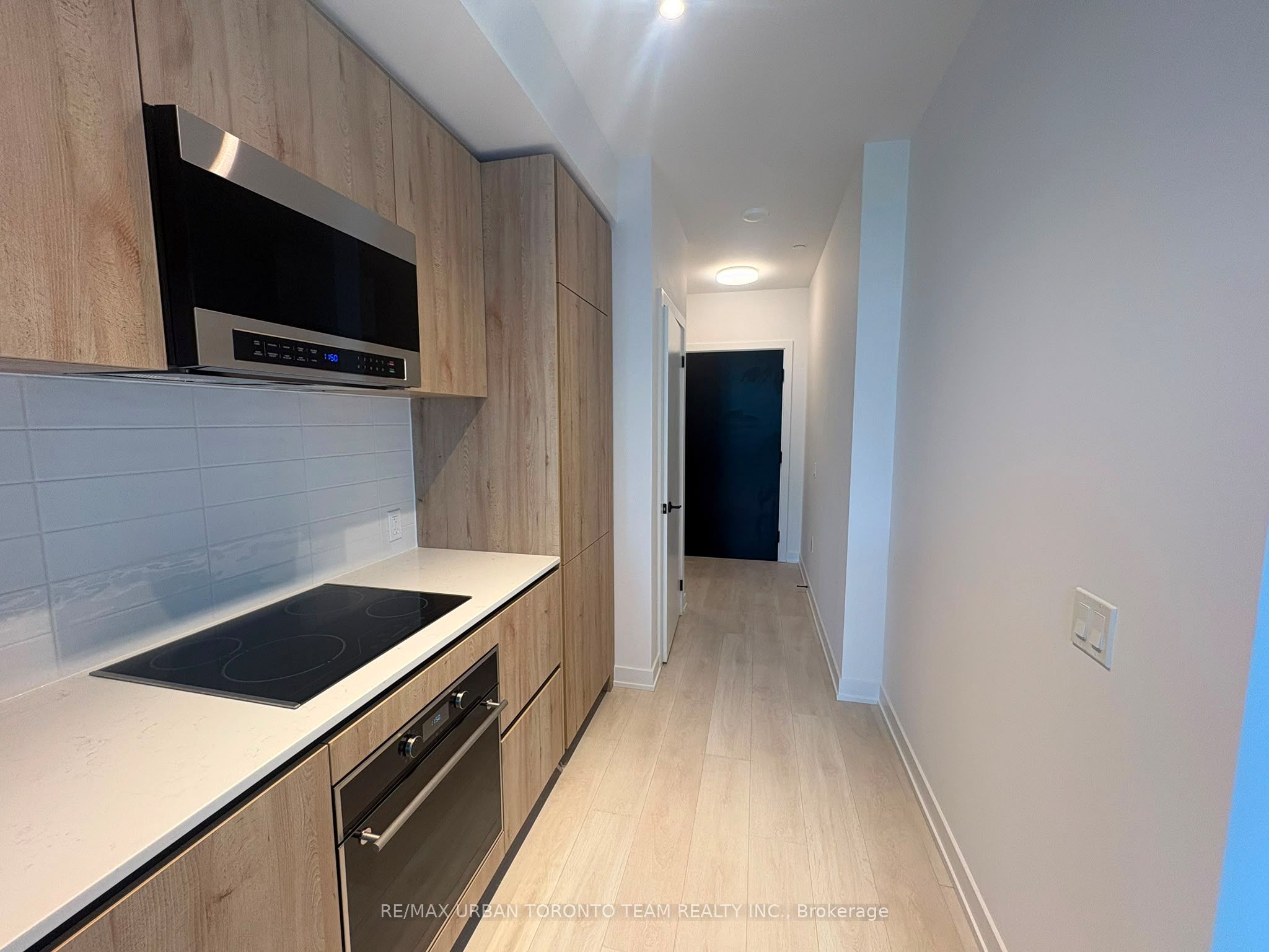 117 Broadway Avenue 903, Toronto, ON M4P 1V3 photo 3