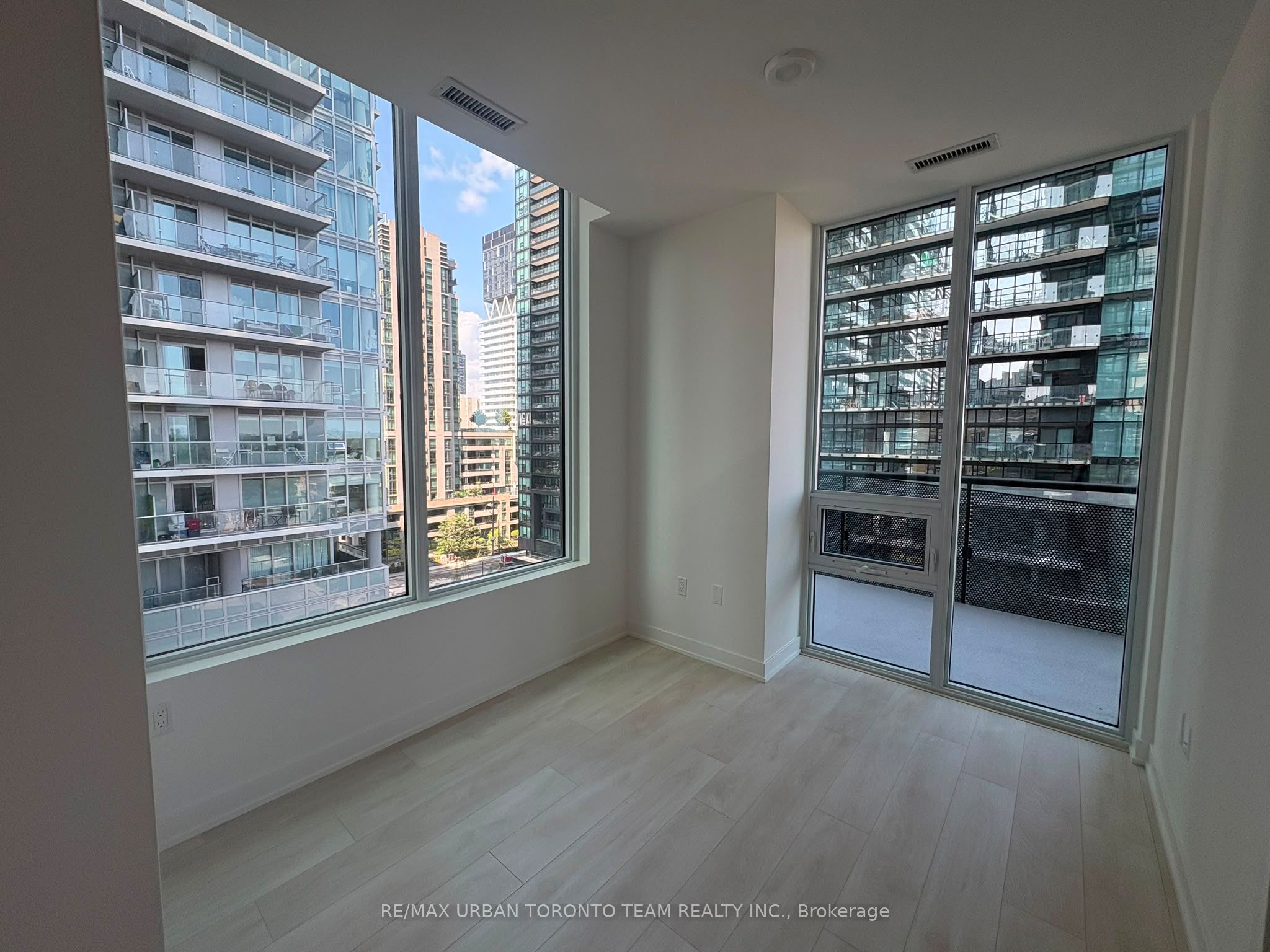 117 Broadway Avenue 903, Toronto, ON M4P 1V3 photo 4