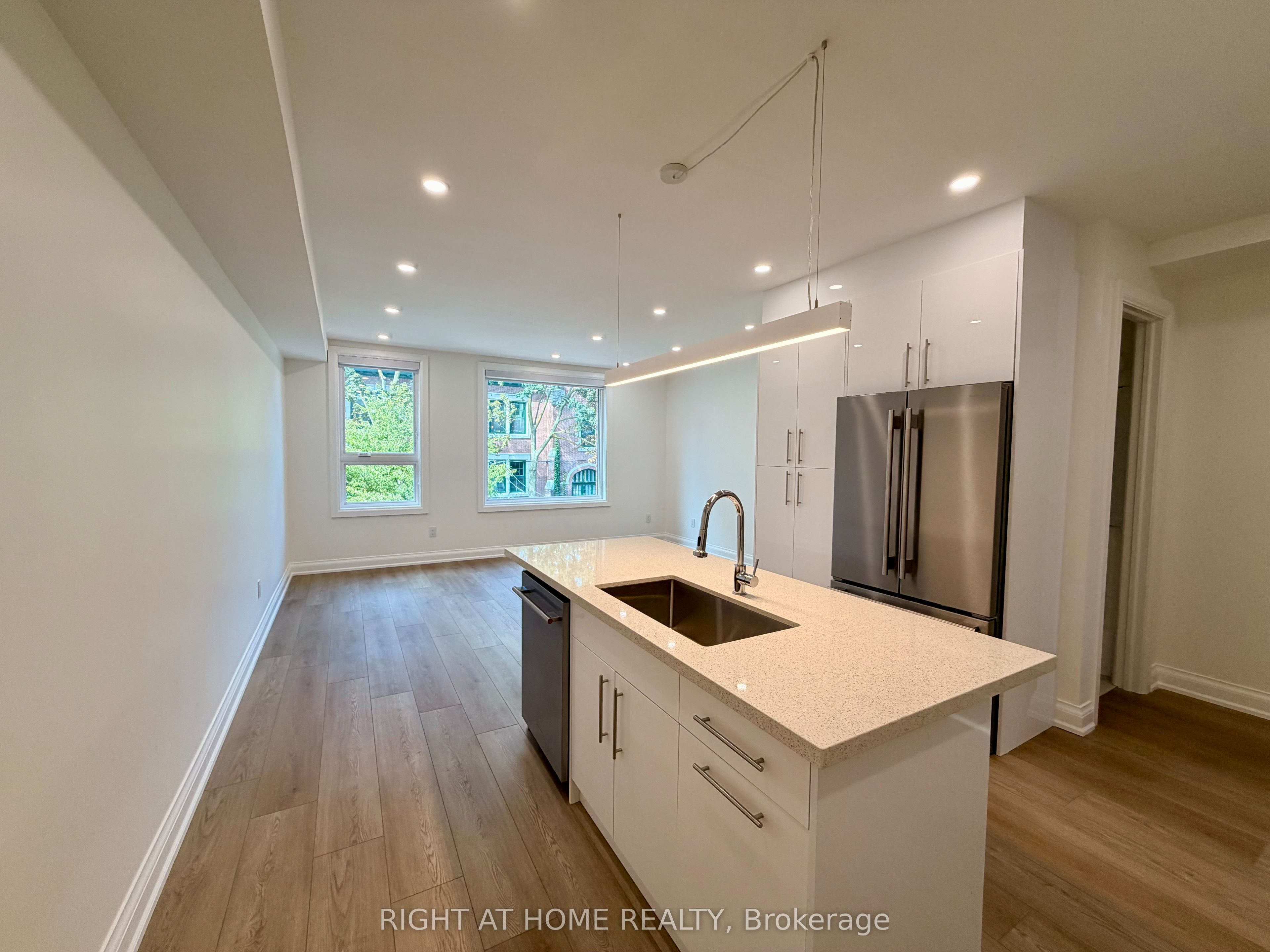 57 Hepbourne Street 2, Toronto, ON M6H 1K4 photo 2