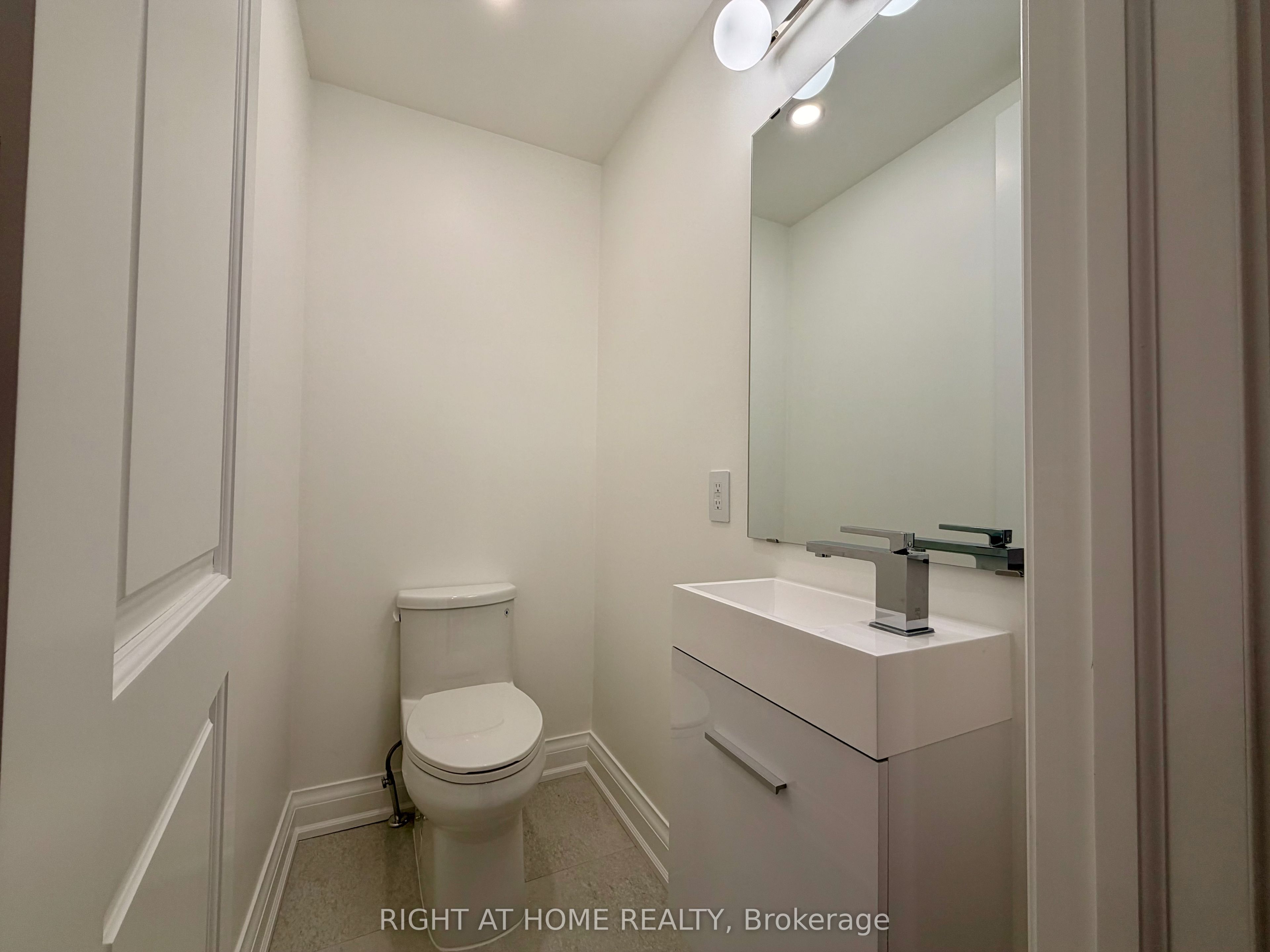 57 Hepbourne Street 2, Toronto, ON M6H 1K4 photo 5